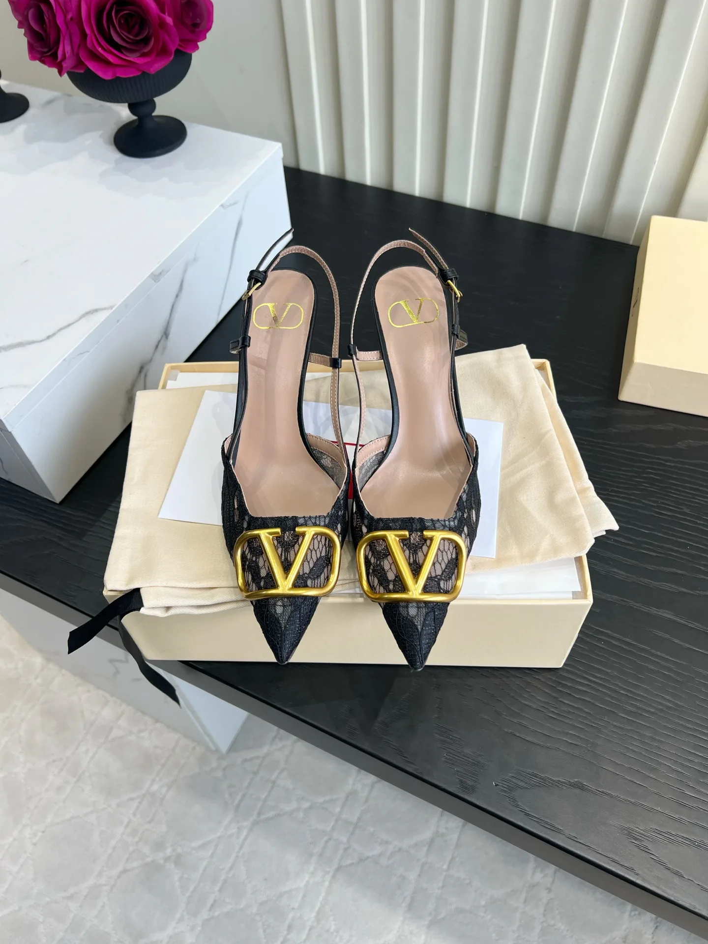 Босоножки Женские Valentino 18322873