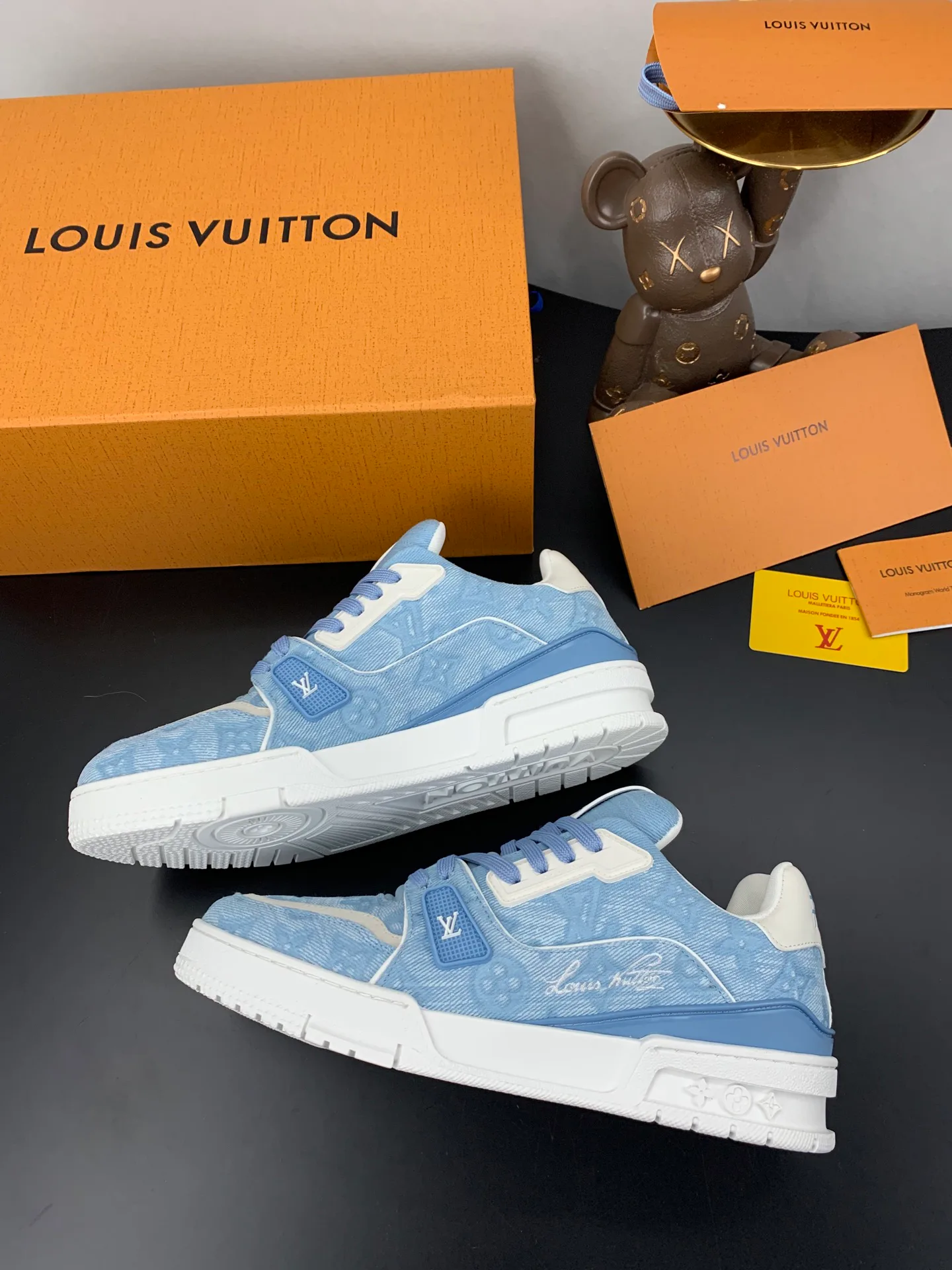Кроссовки Женские Louis Vuitton 17545275