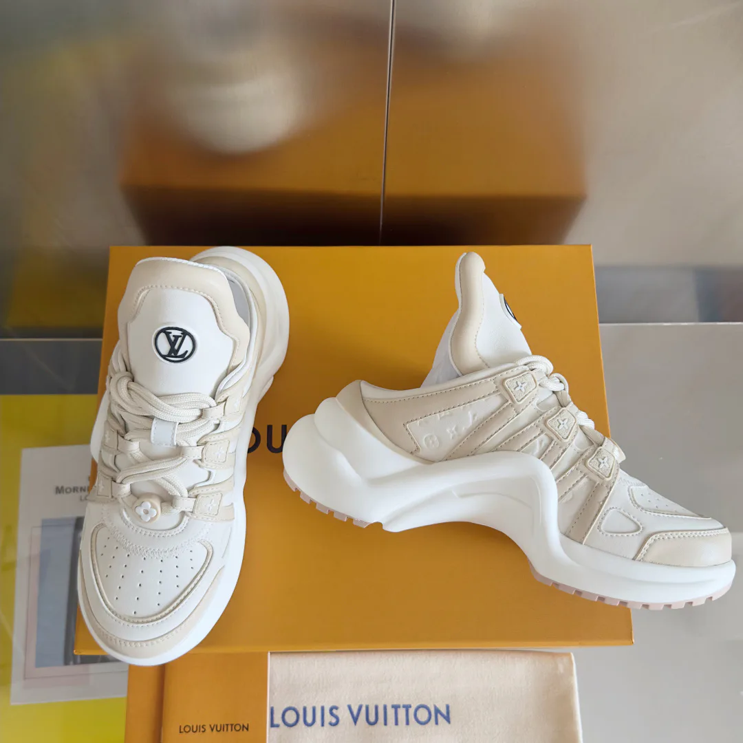 Кроссовки Женские Louis Vuitton 10273368