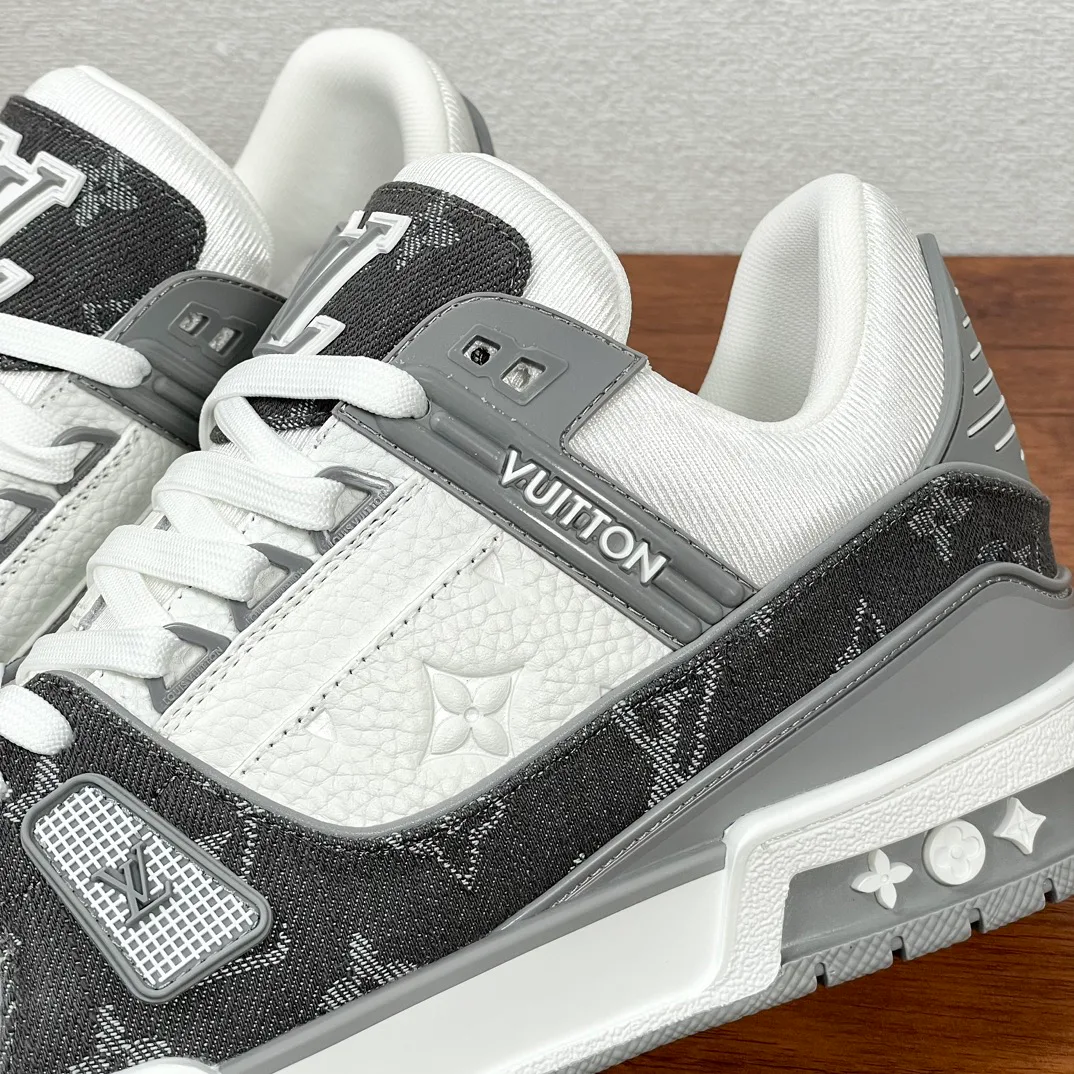 Кроссовки Женские Louis Vuitton 2556236