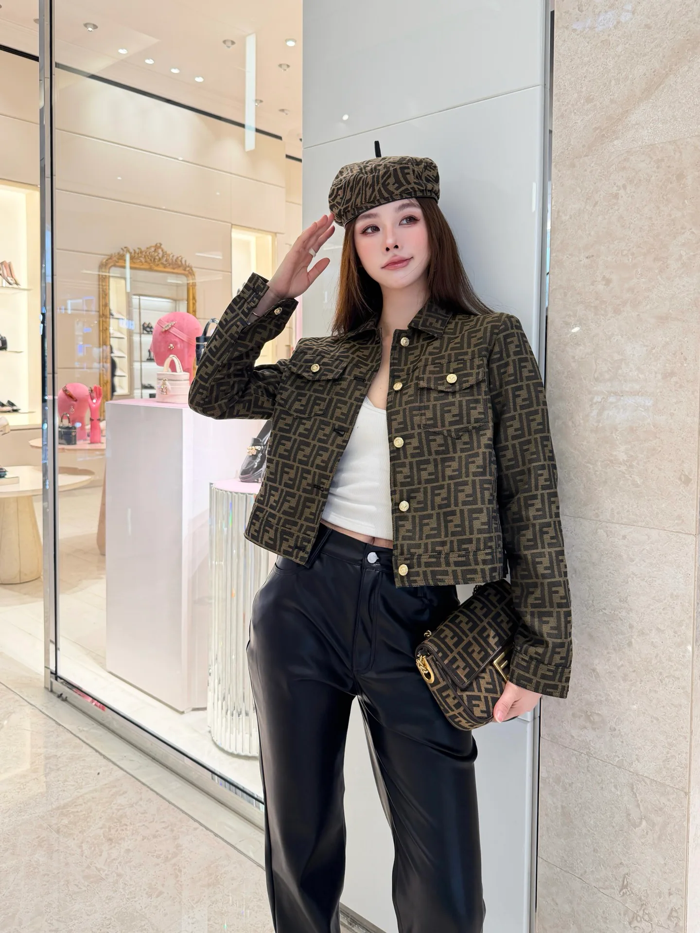 Куртки И Пуховики Женские Fendi 1556494