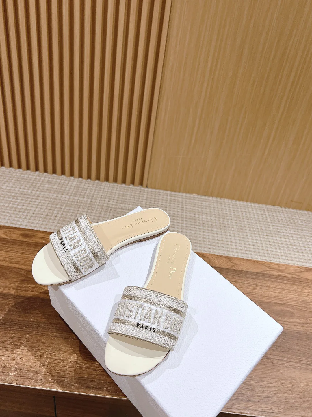 Шлепанцы Женские Christian Dior 11599907