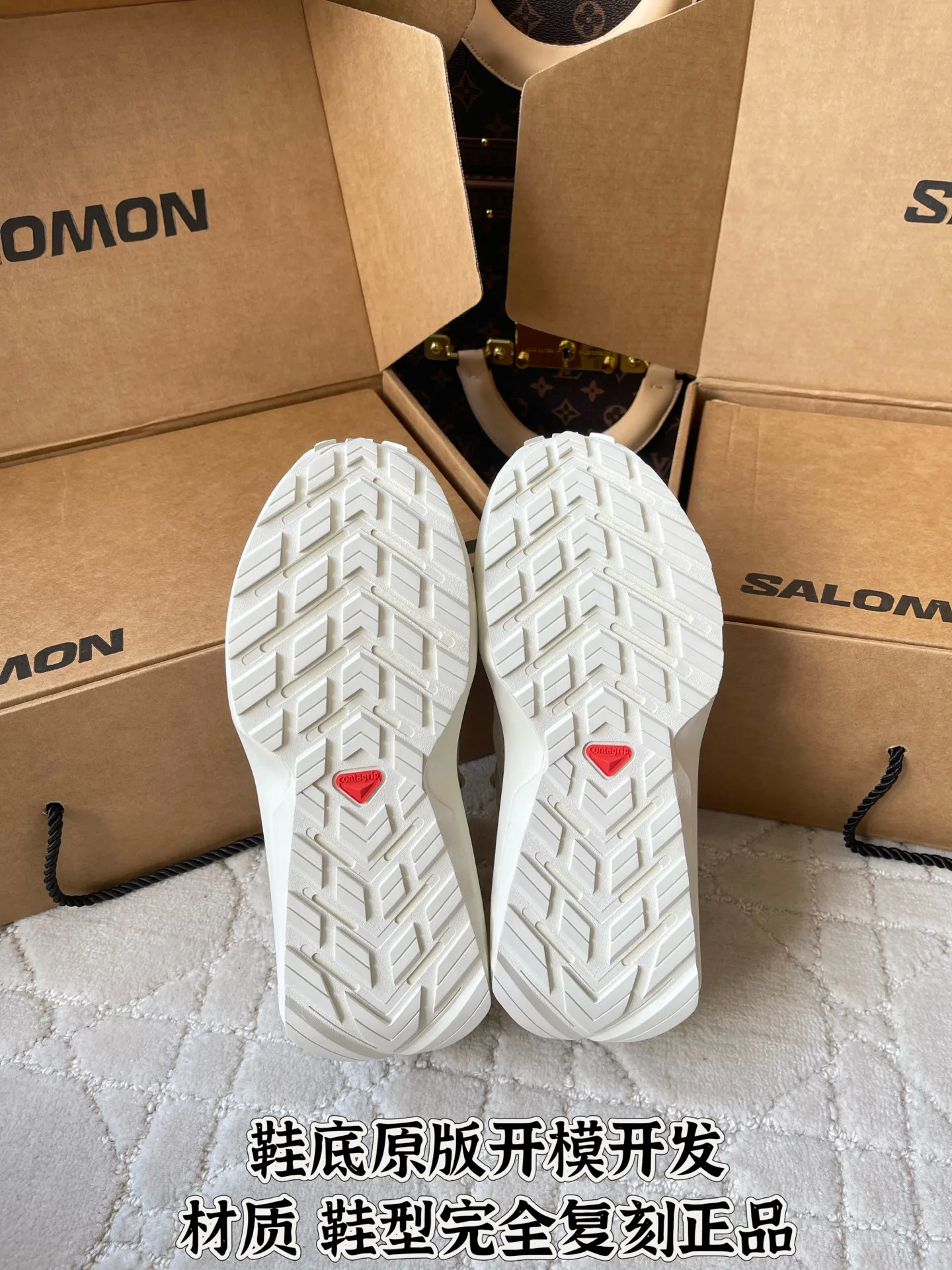 Кроссовки Женские Salomon 18152636