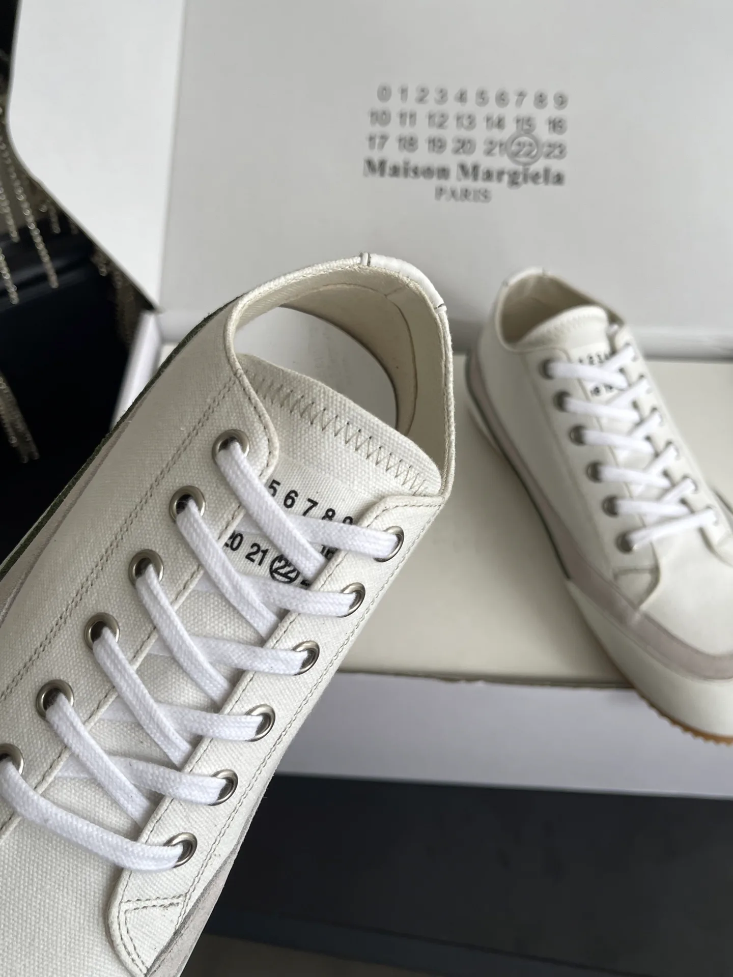 Кроссовки Женские Maison Margiela 17554409