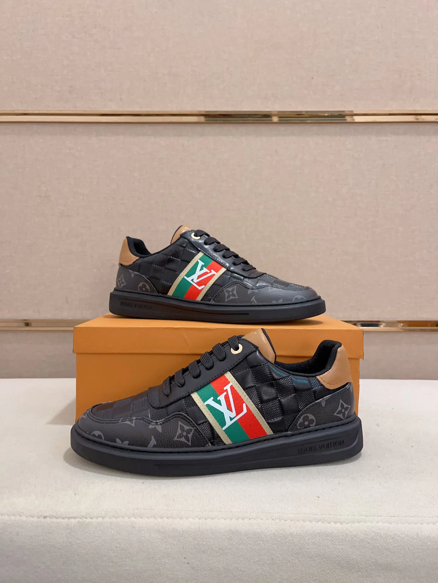 Кроссовки Мужские Louis Vuitton 1062341