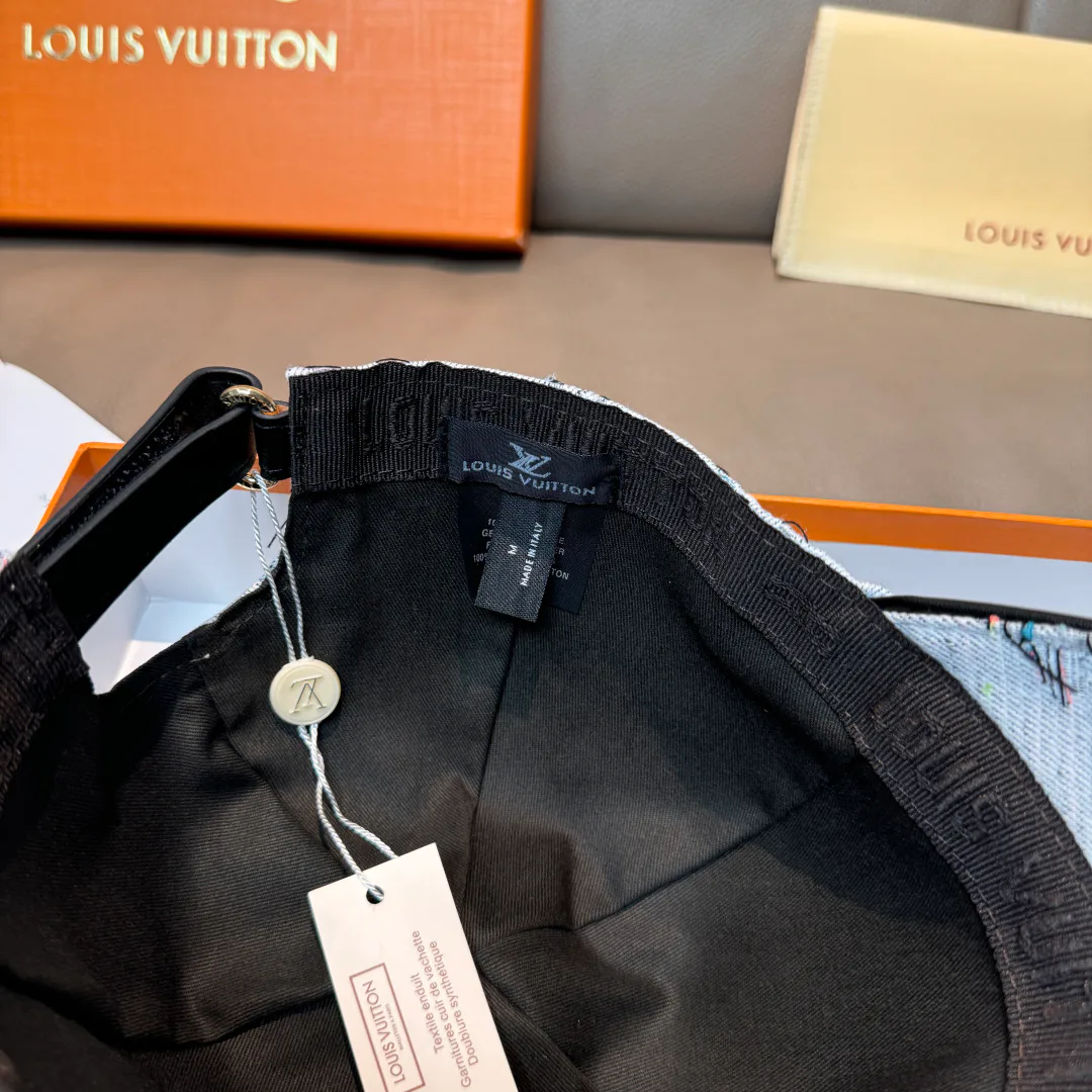 Головные Уборы Louis Vuitton 11529607