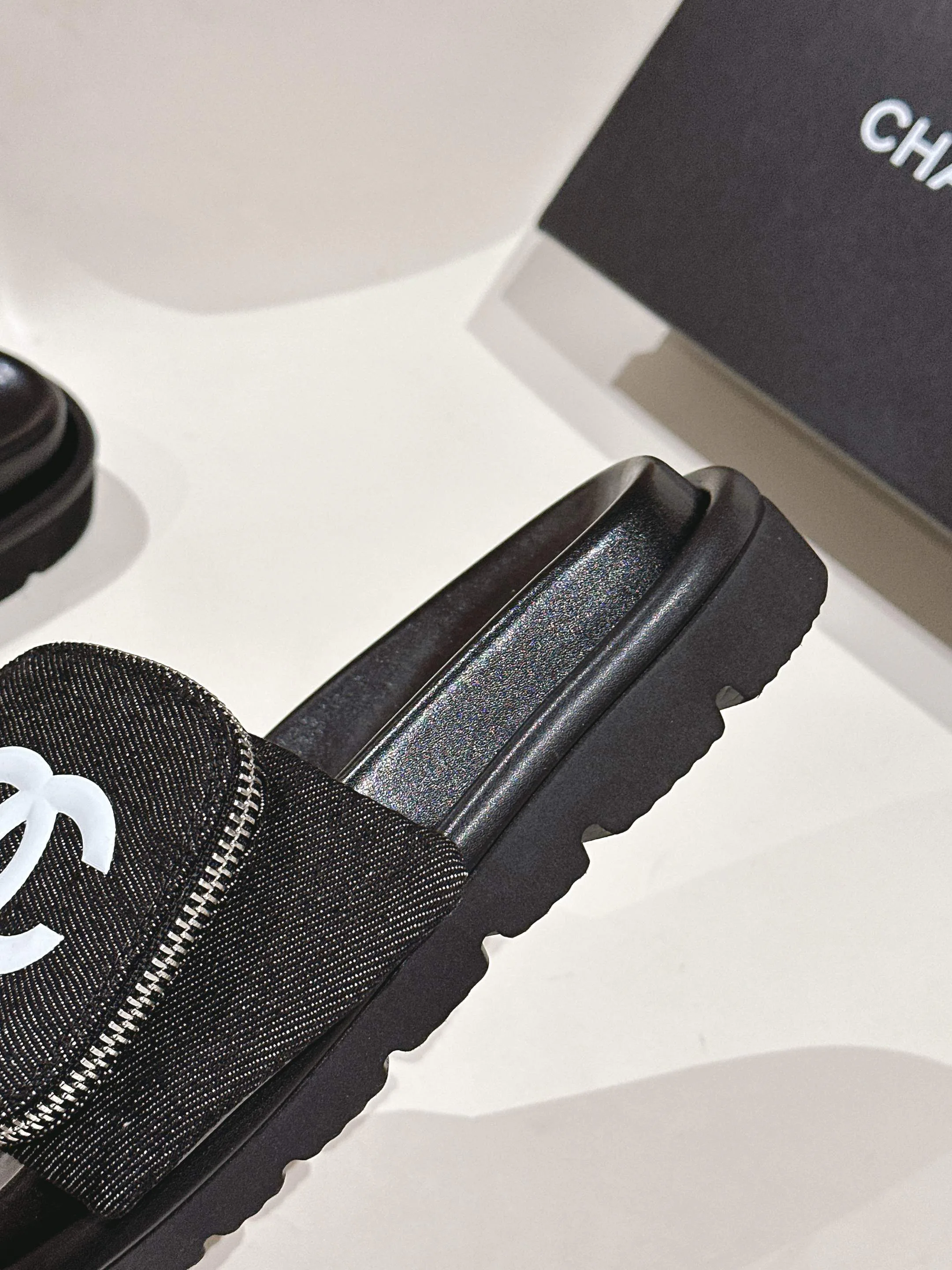 Шлепанцы Женские Chanel 25911