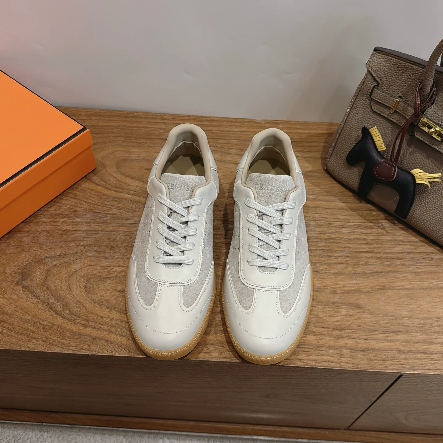 Кроссовки Женские Hermes 18230938