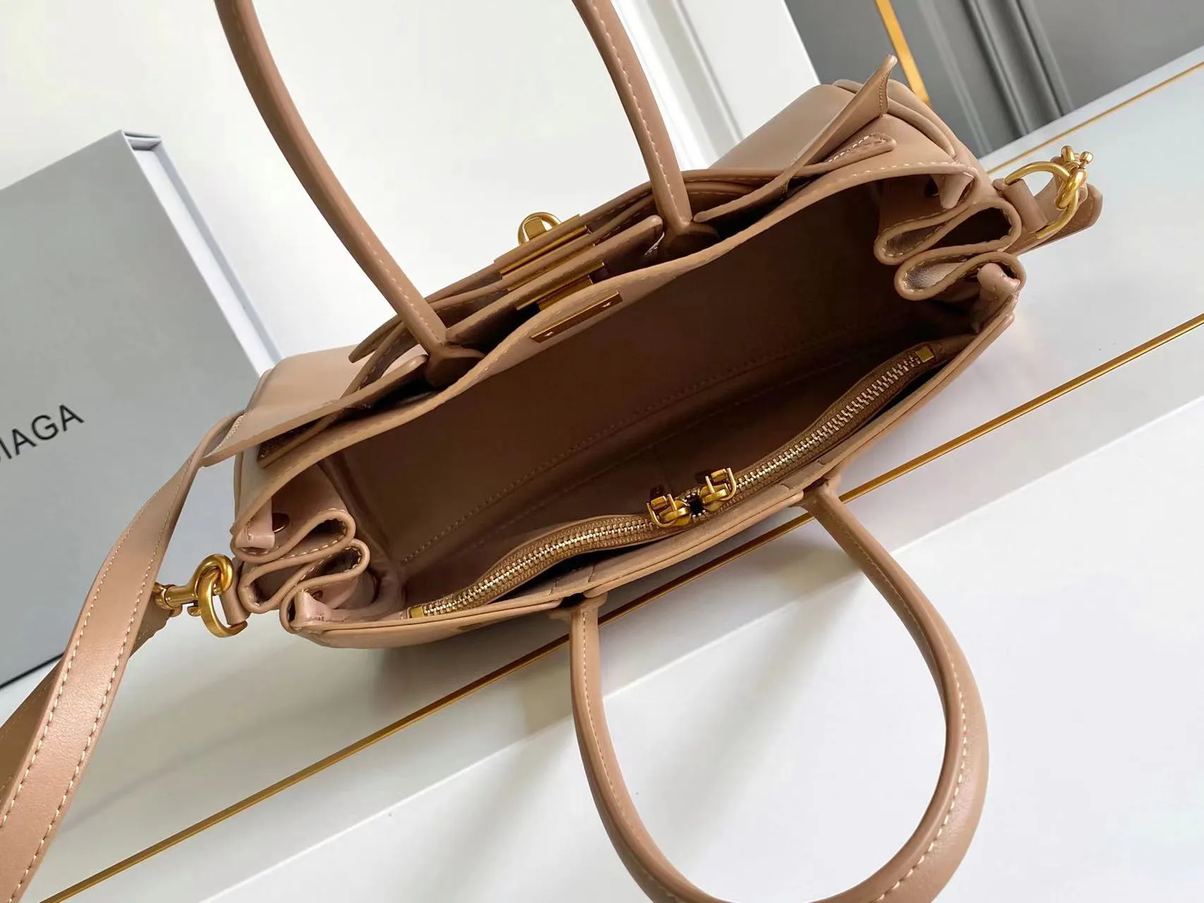 Сумки На Ремне Женские Balenciaga 84577