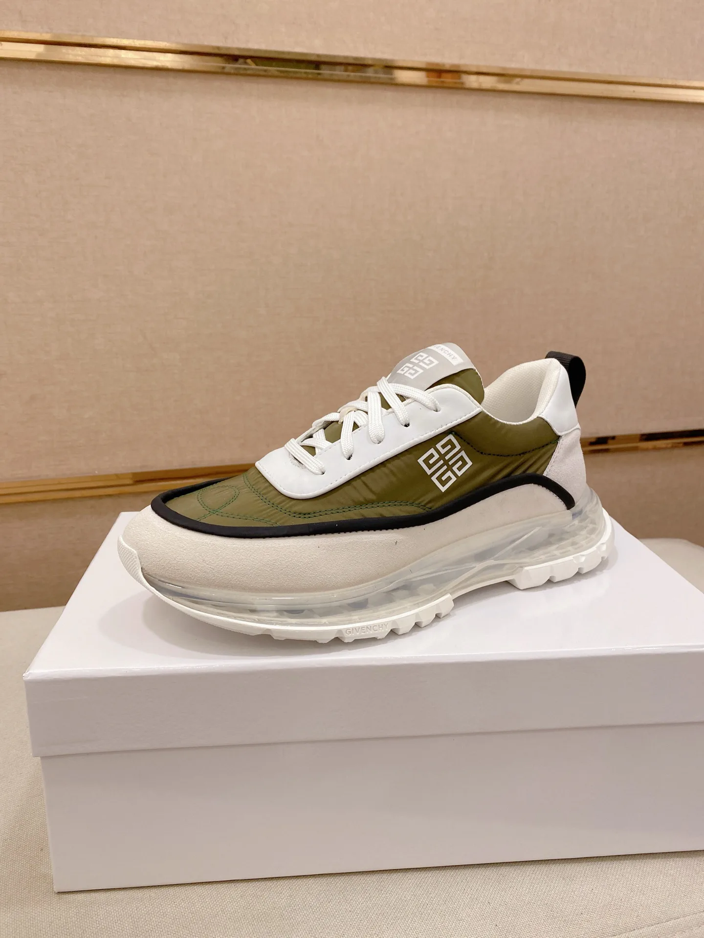 Кроссовки Женские Givenchy 122892