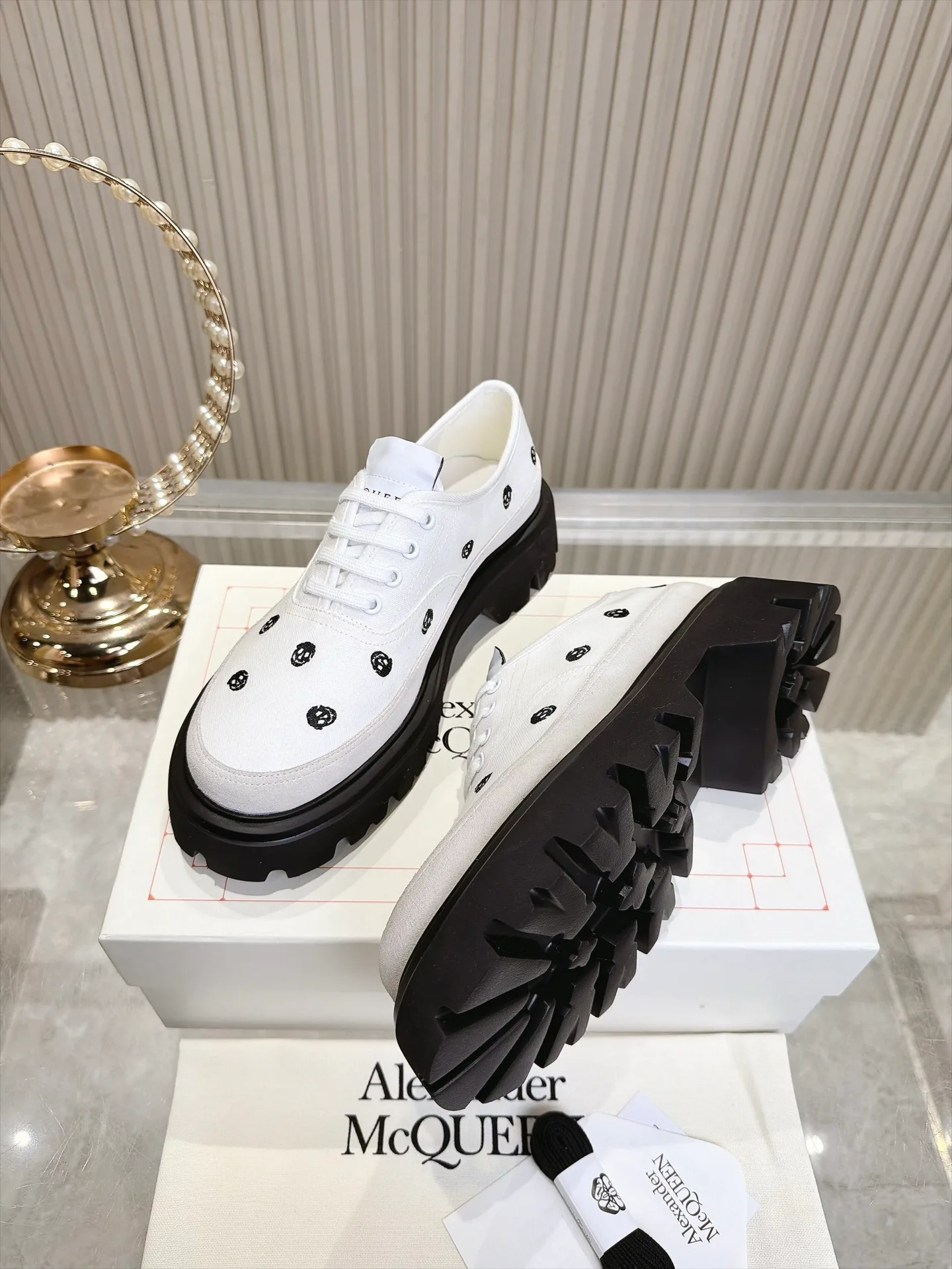 Кроссовки Женские Alexander Mcqueen 19080150