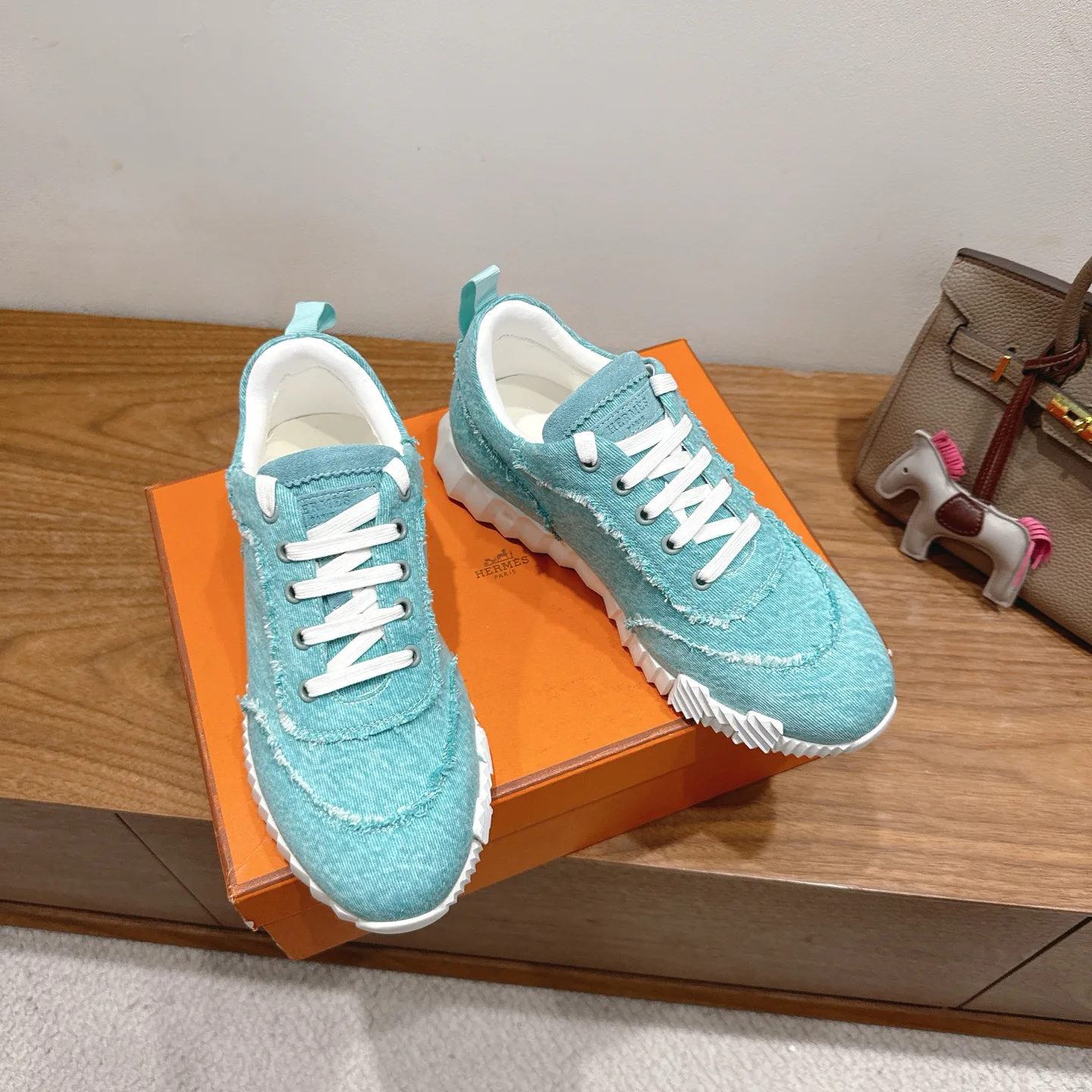 Кроссовки Женские Hermes 4214615