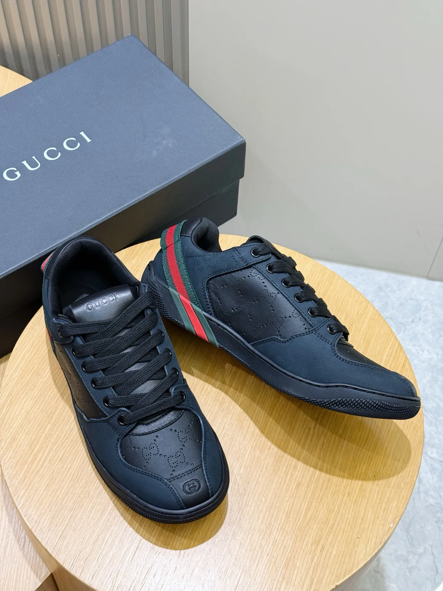 Кроссовки Мужские Gucci 19000072