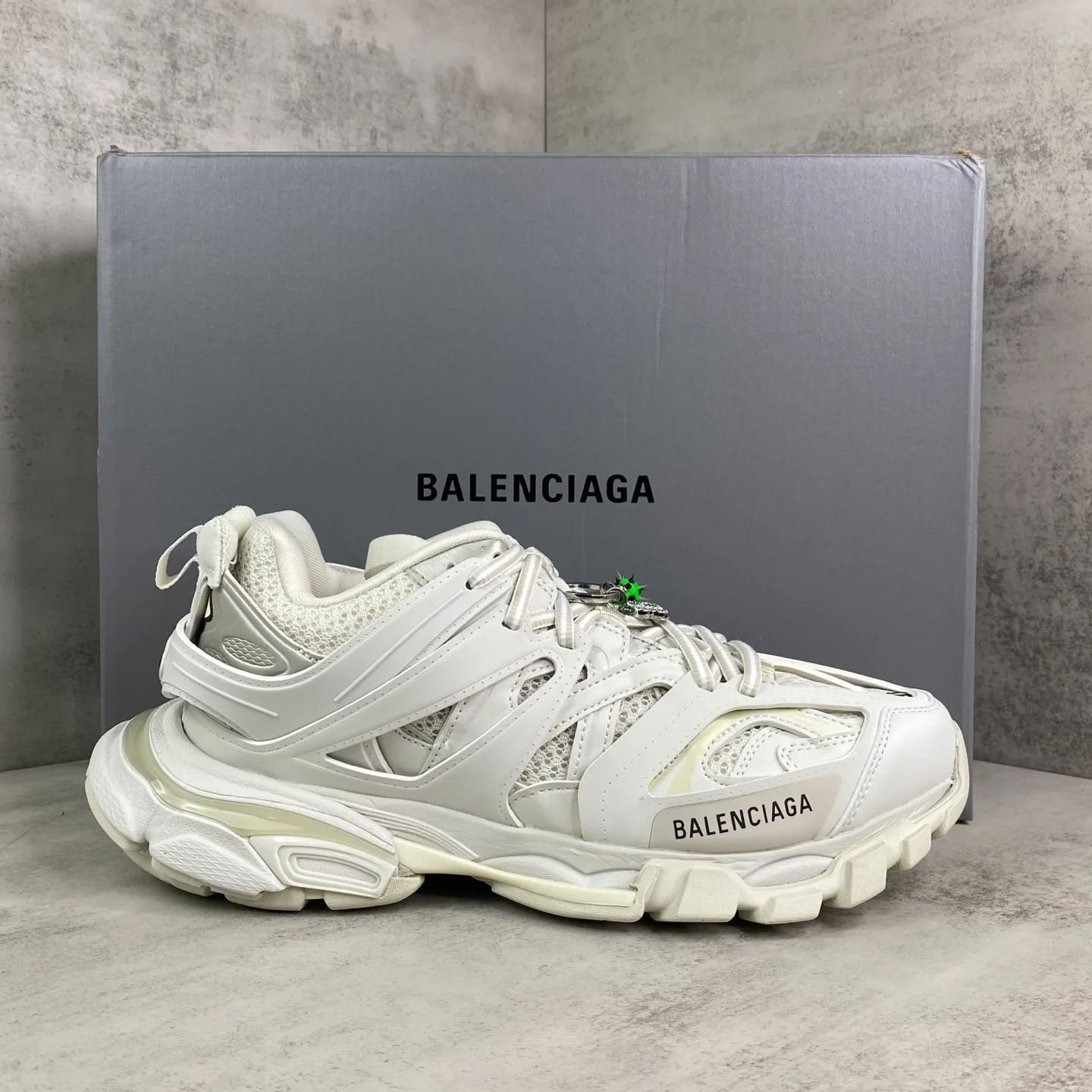 Кроссовки Женские Balenciaga 18743879