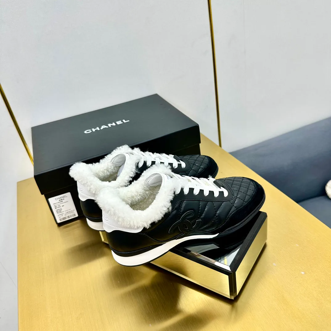 Кроссовки Женские Chanel 17949091