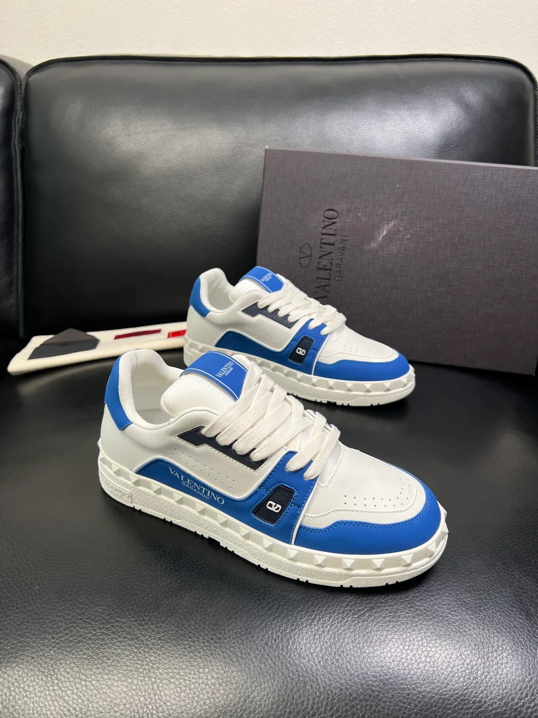 Кроссовки Женские Valentino 411234