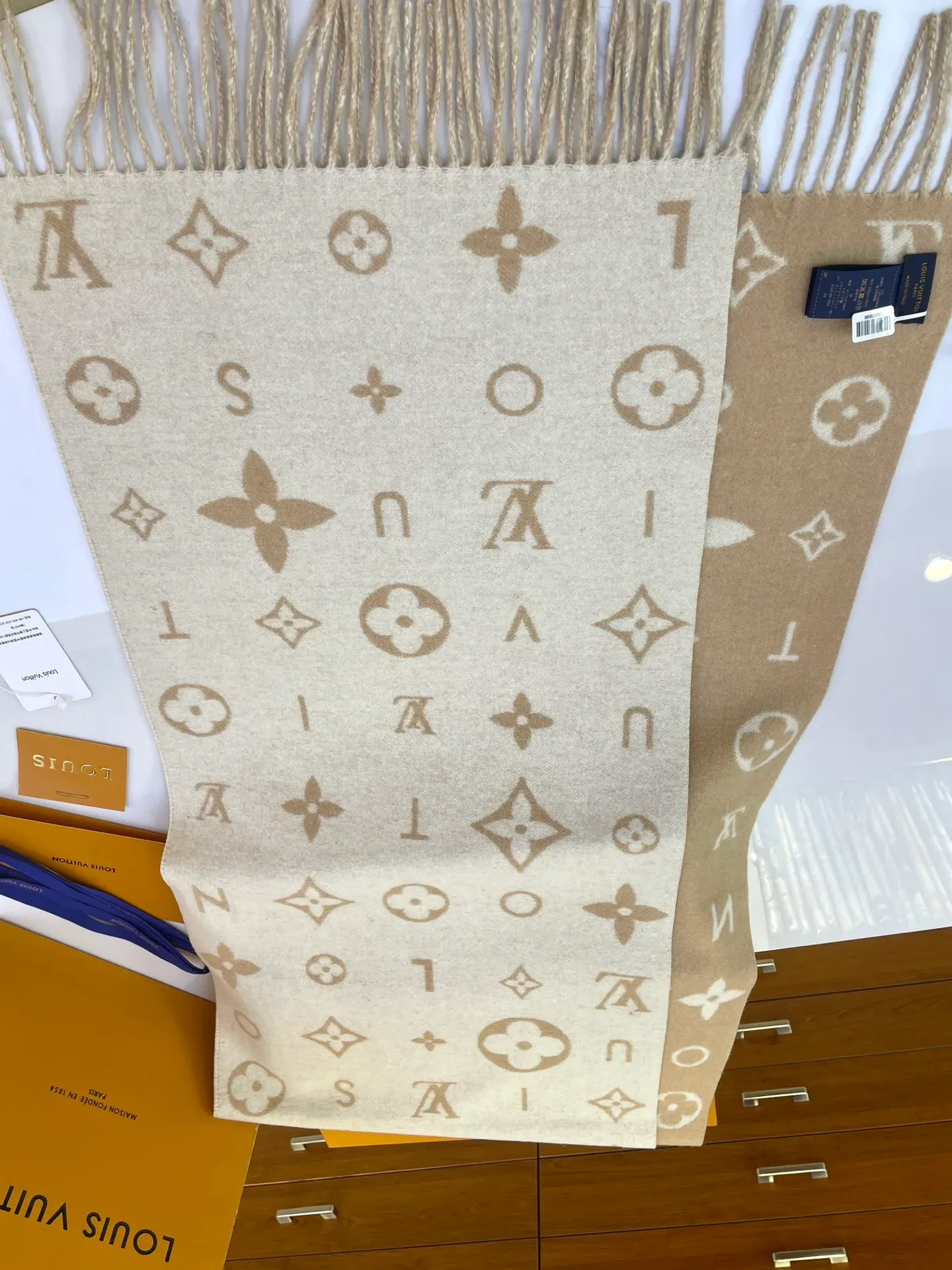 Шарфы Louis Vuitton 1981570