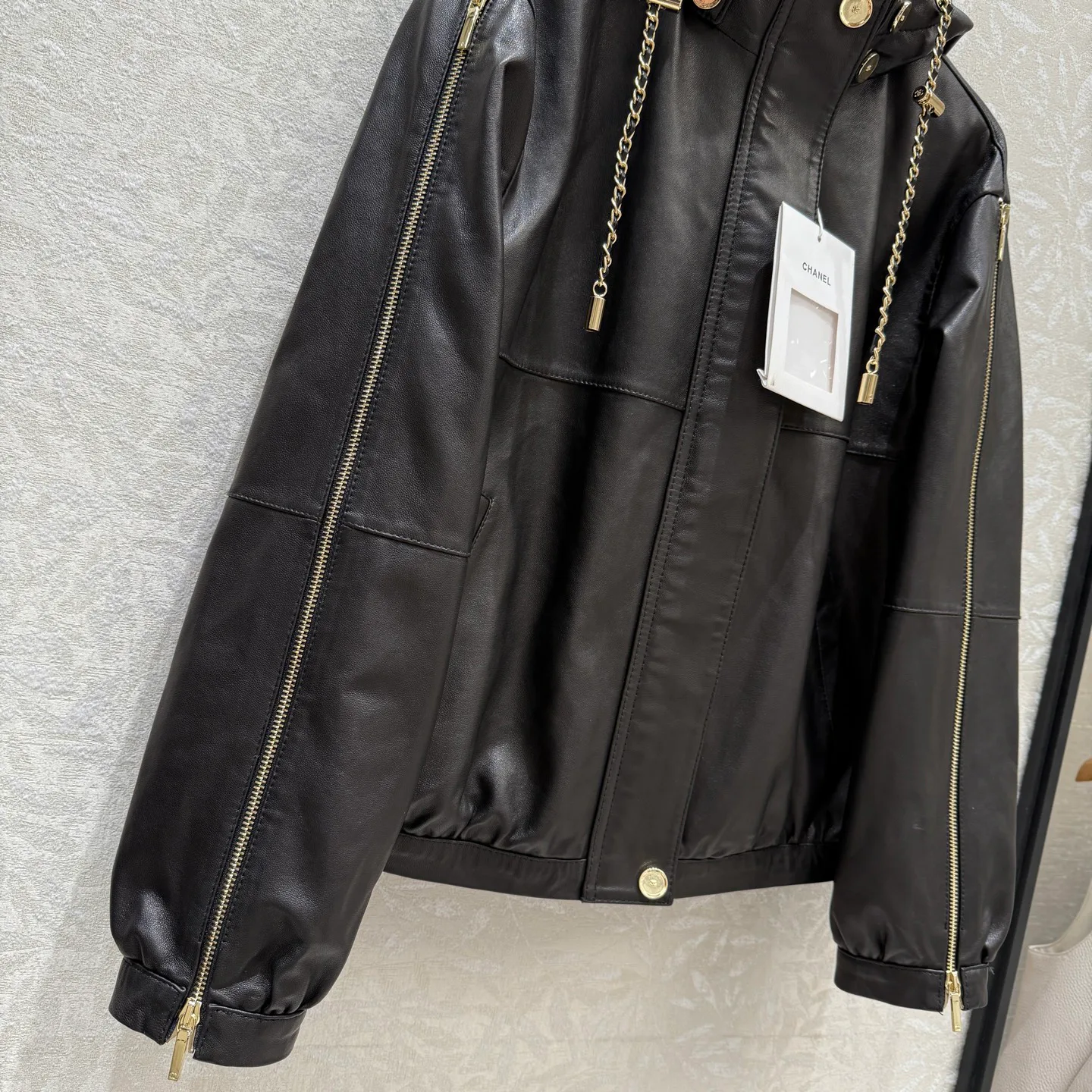 Кожаные Куртки И Дублёнки Женские Chanel 18172608