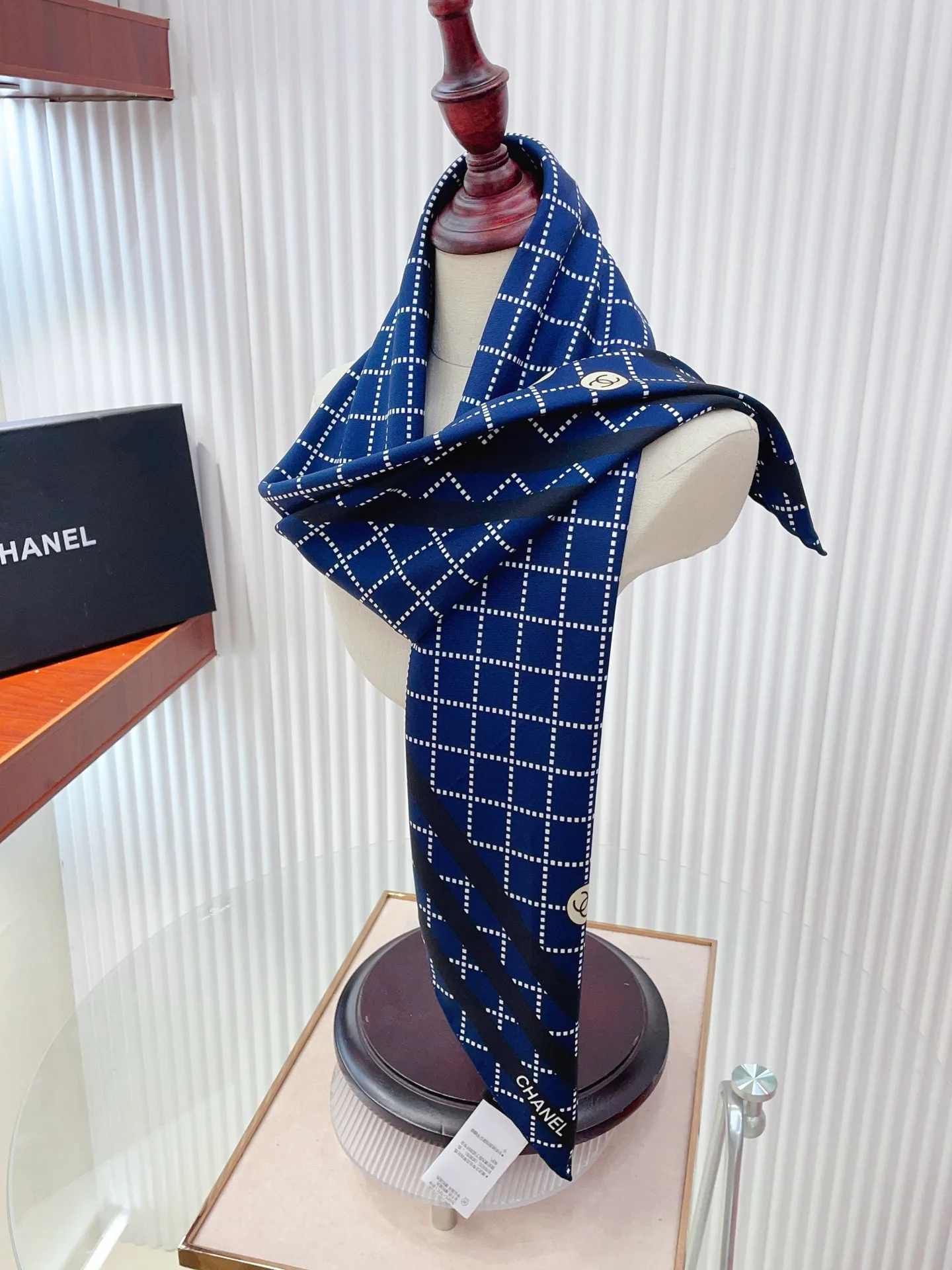 Платки Chanel 13119696
