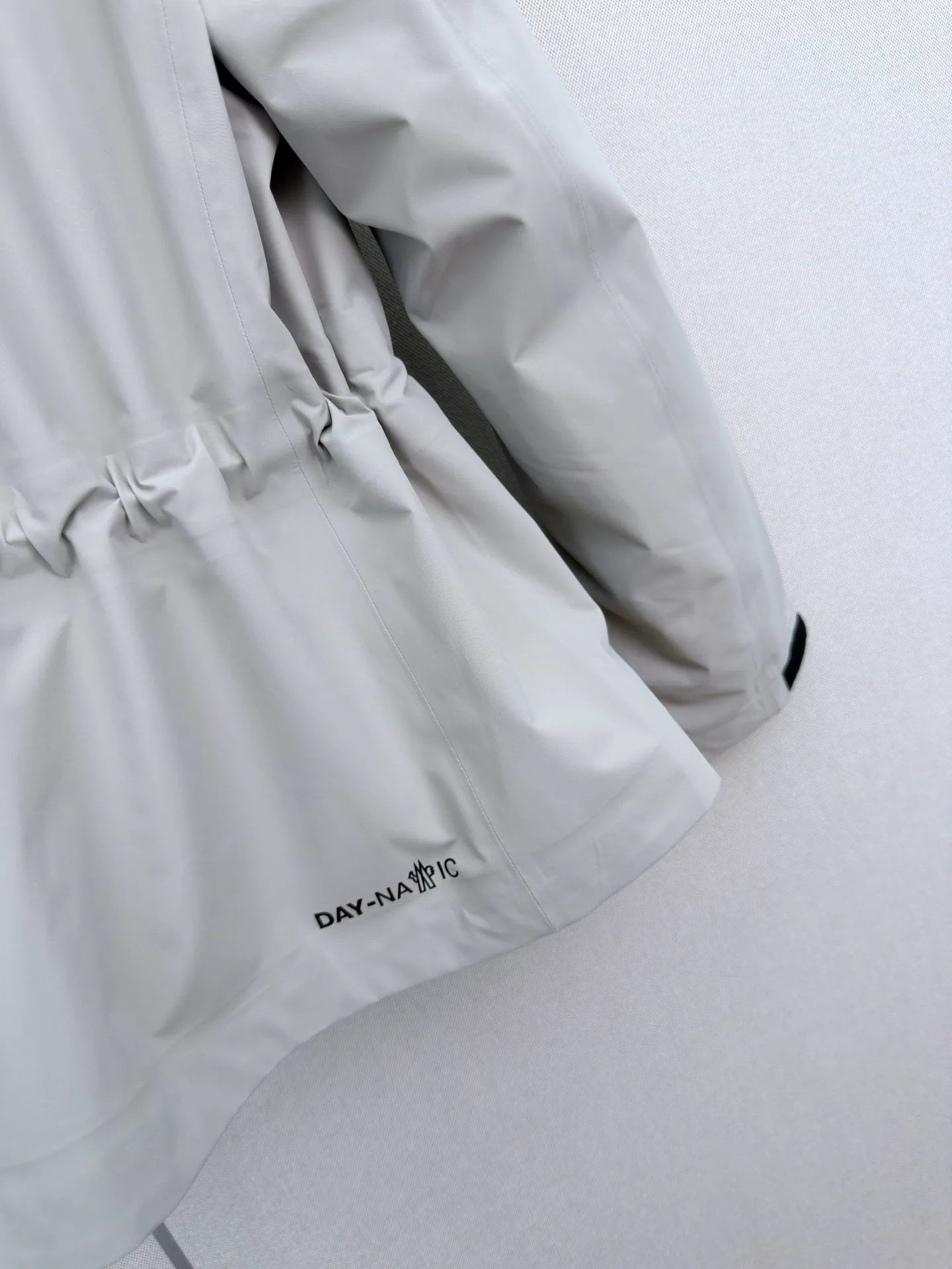 Куртки И Пуховики Женские Moncler 18501655