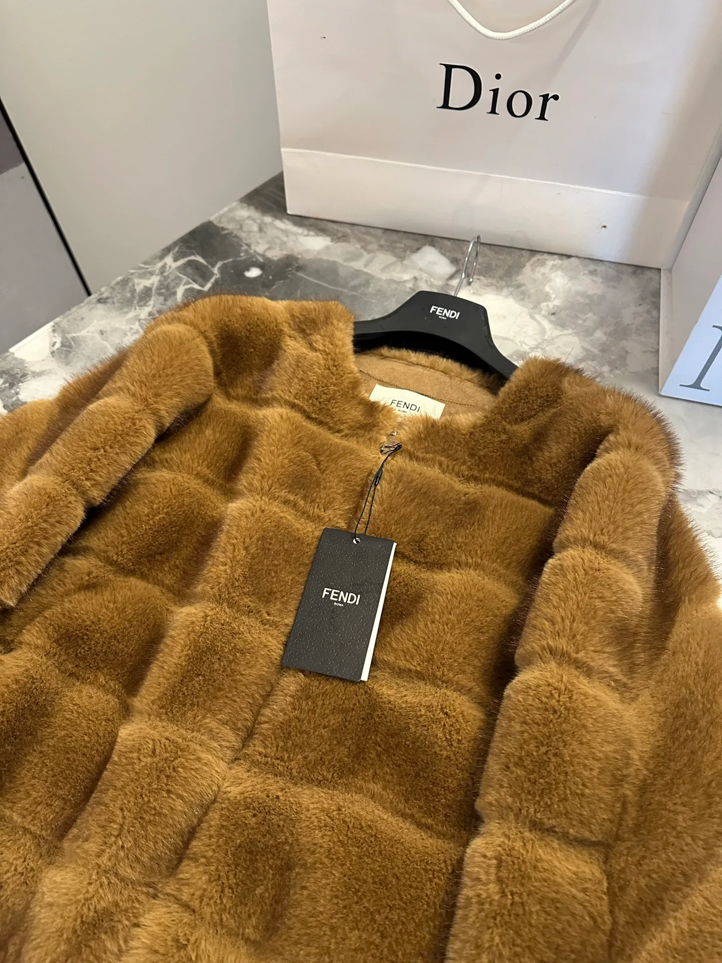 Шубы Женские Fendi 19189532