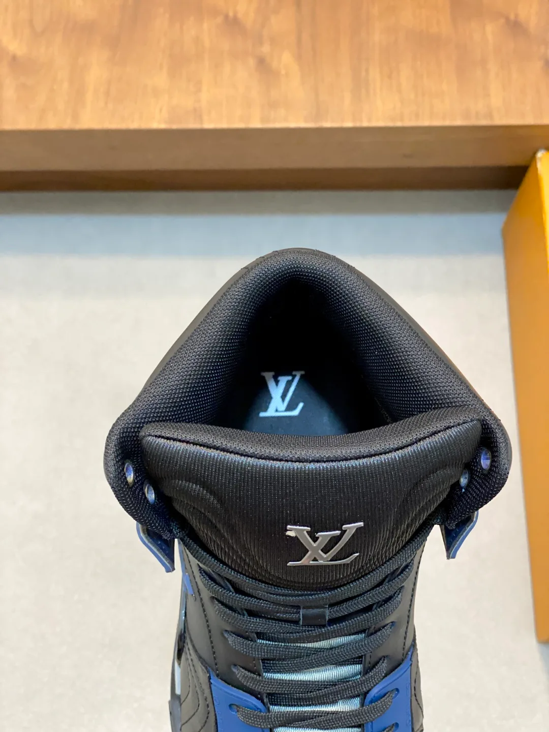 Сникерсы Мужские Louis Vuitton 149231