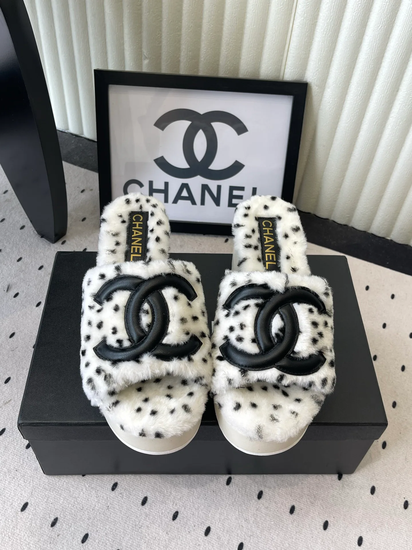 Тапочки Женские Chanel 18069907