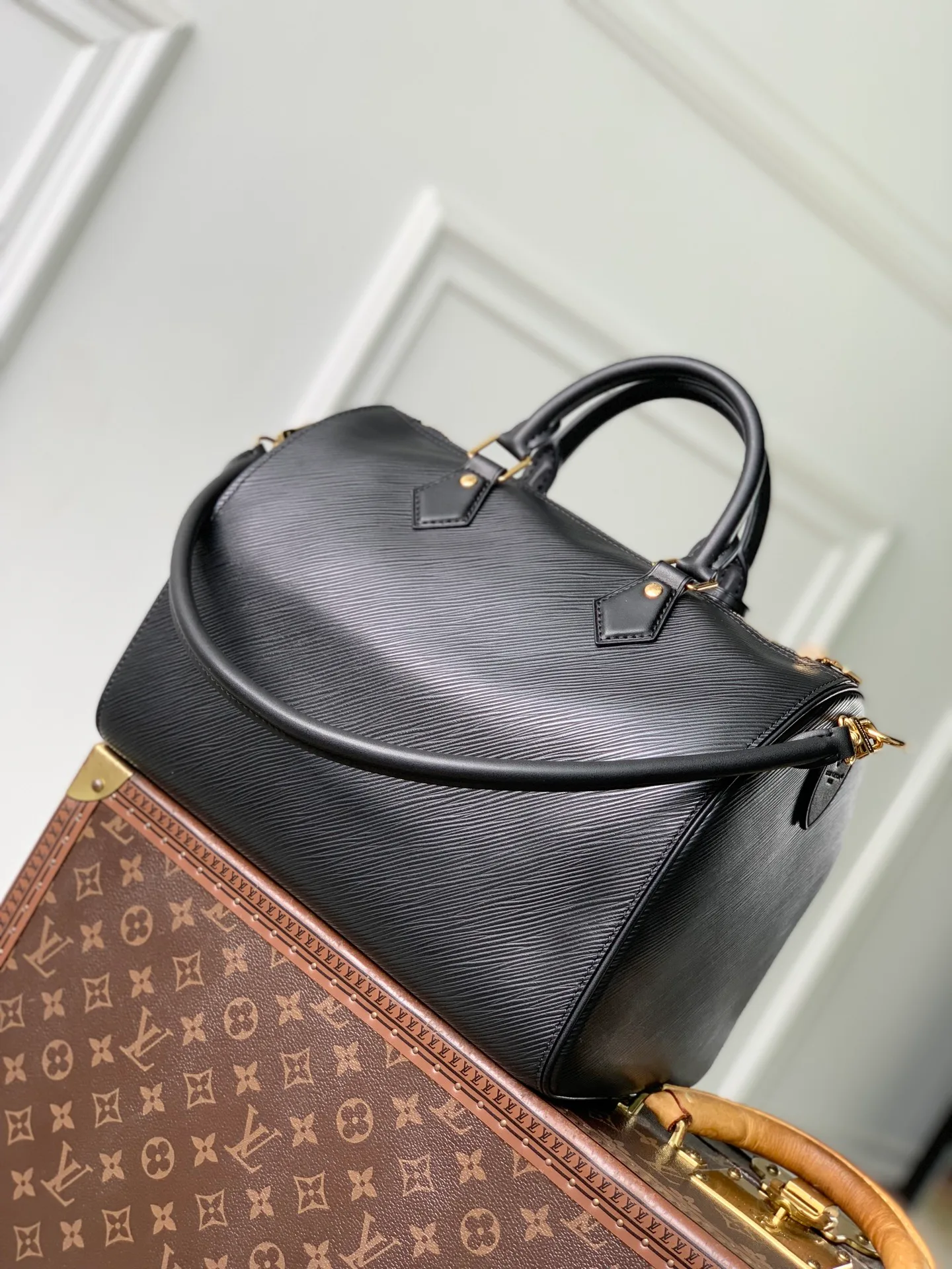 Классические Сумки Женские Louis Vuitton 18147547