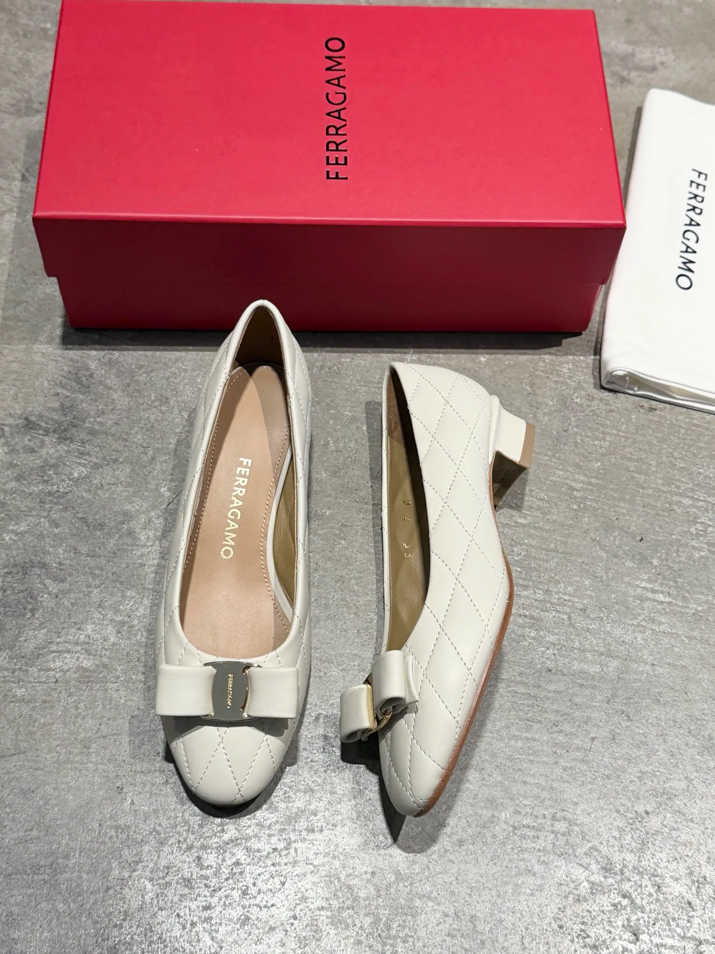 Туфли Женские Salvatore Ferragamo 17897975