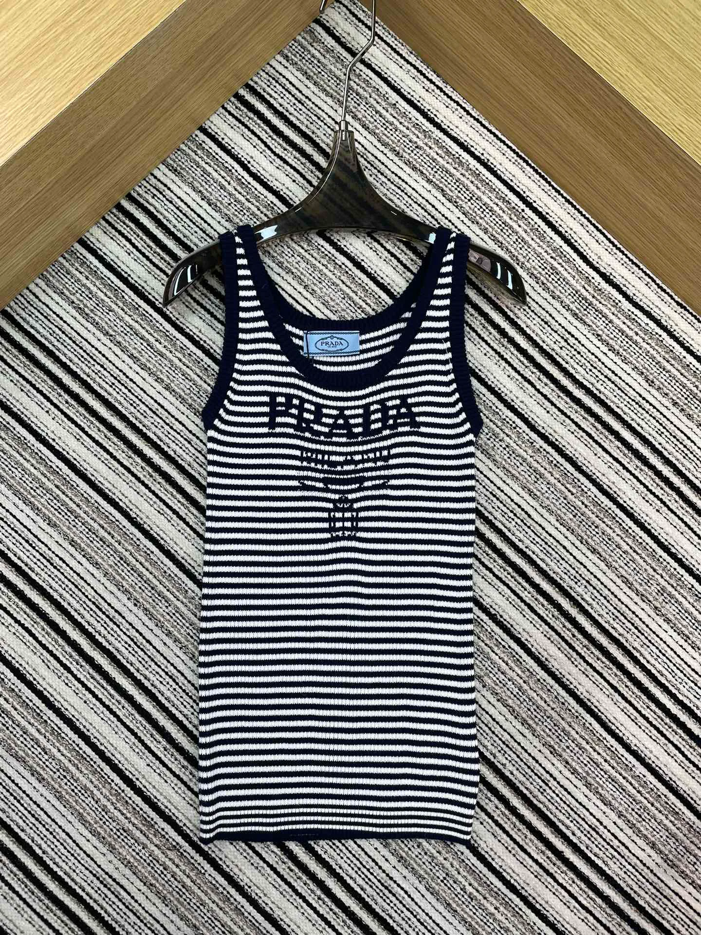 Топы Женские Prada 3018671