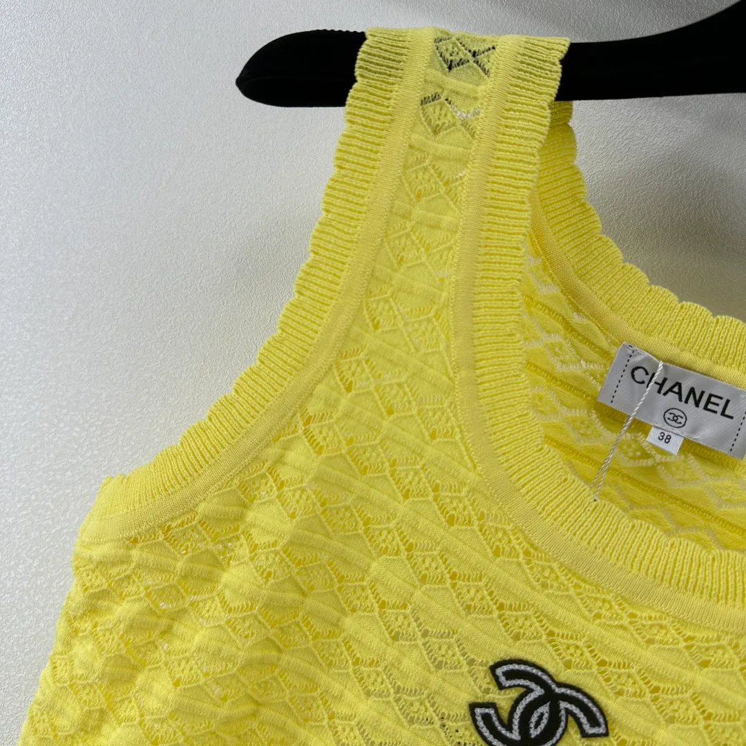 Жилеты Женские Chanel 11342832