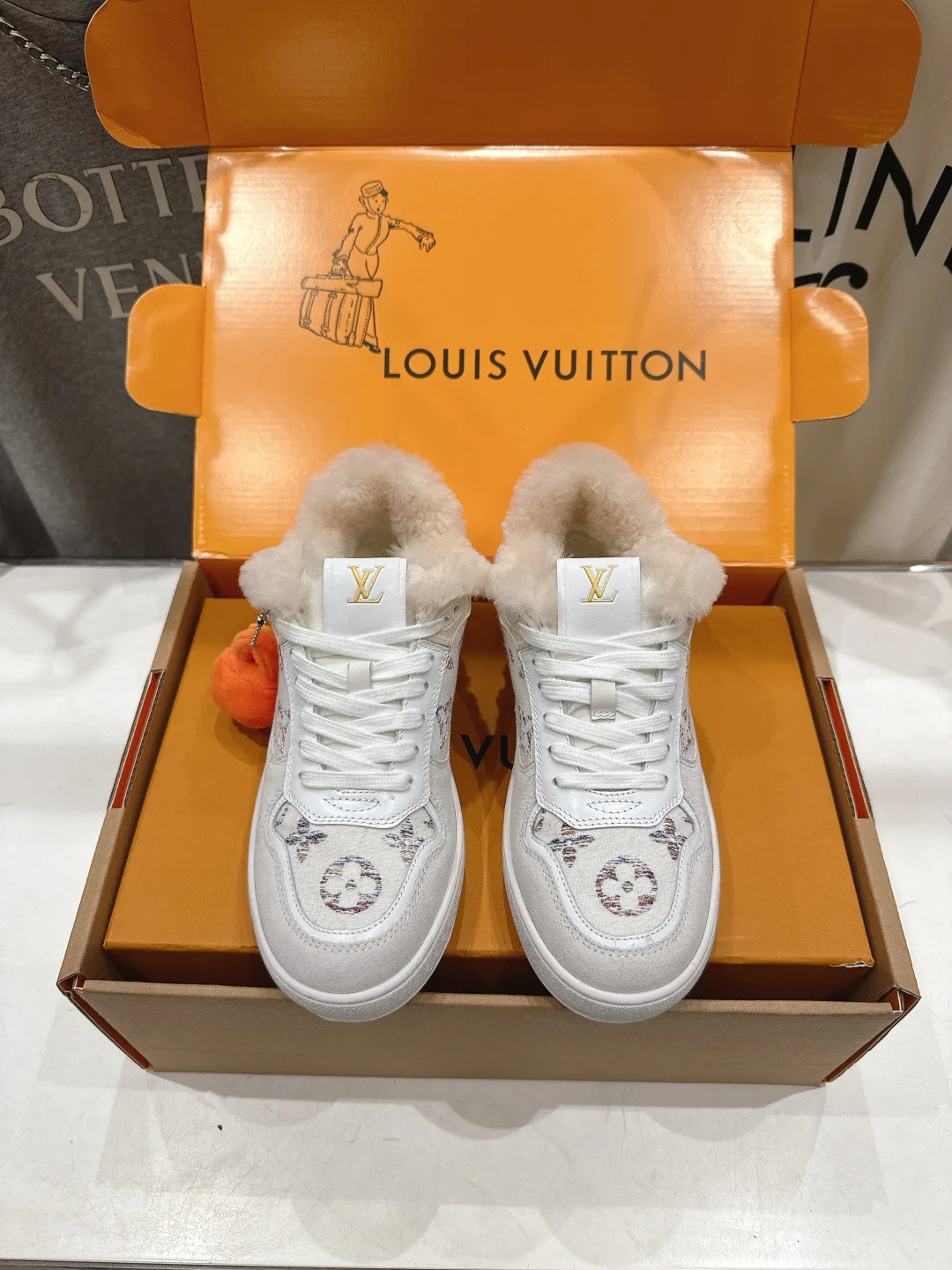 Кроссовки Женские Louis Vuitton 1056458