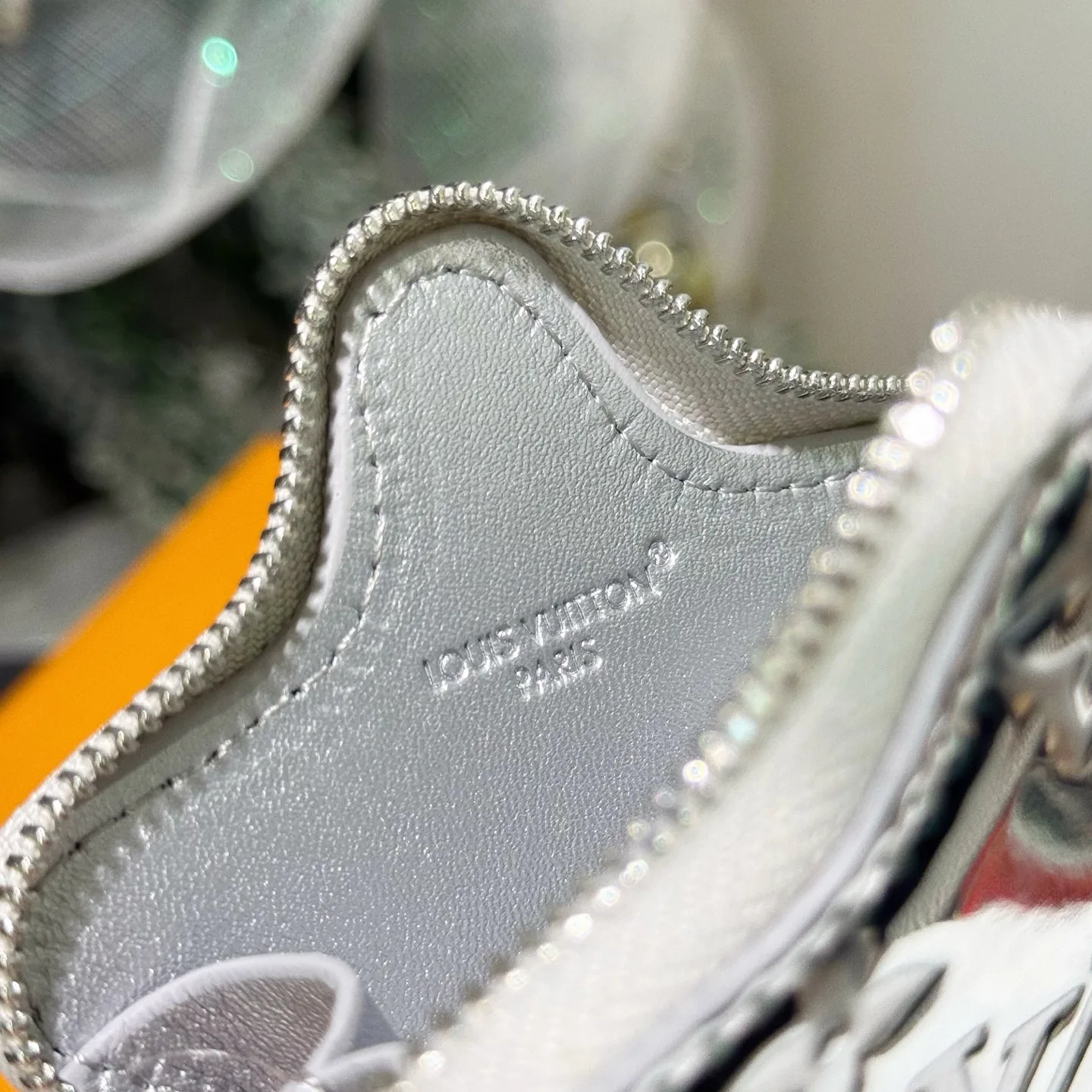 Клатчи Женские Louis Vuitton 10418861