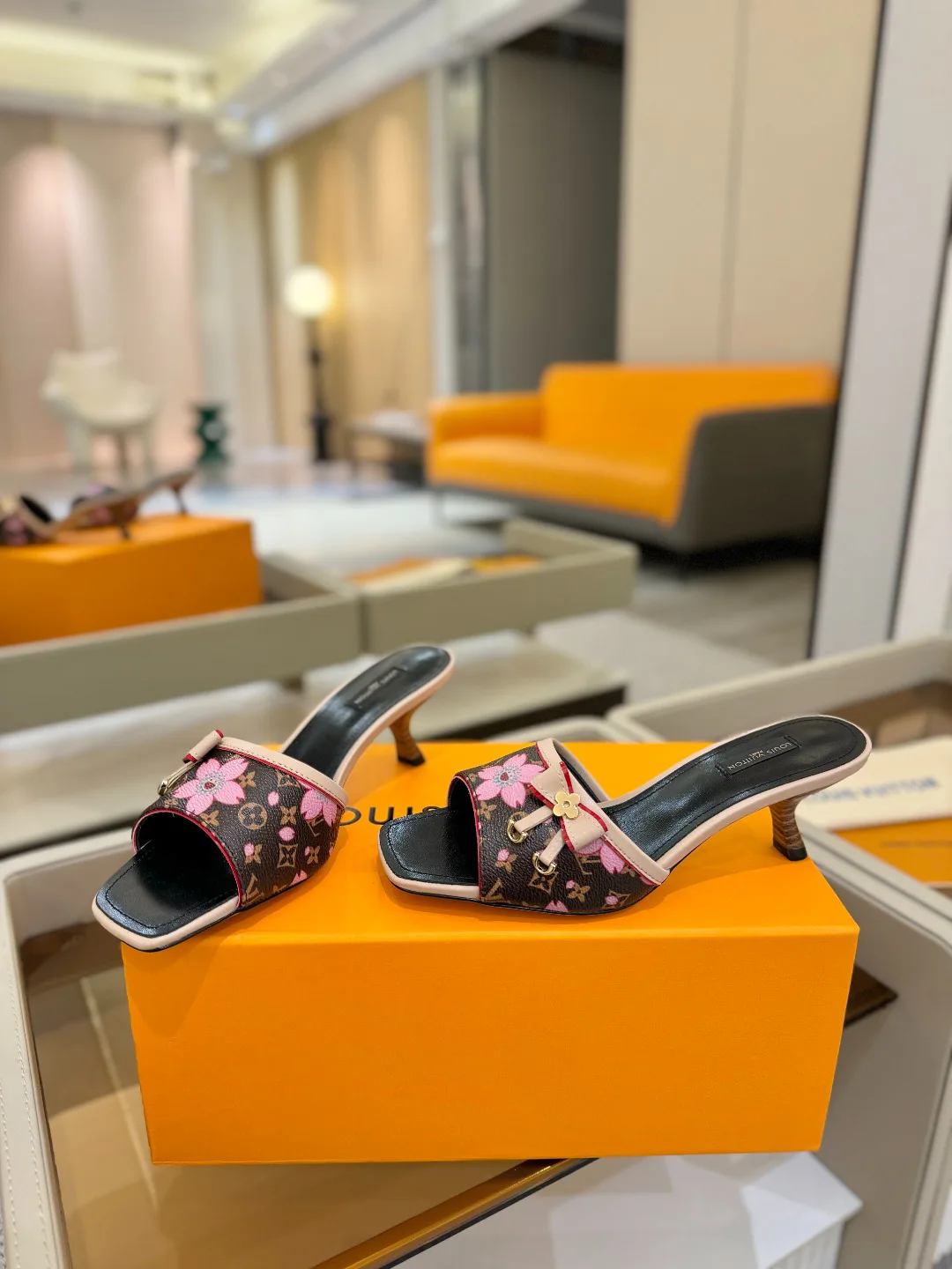 Сандалии Женские Louis Vuitton 9623486