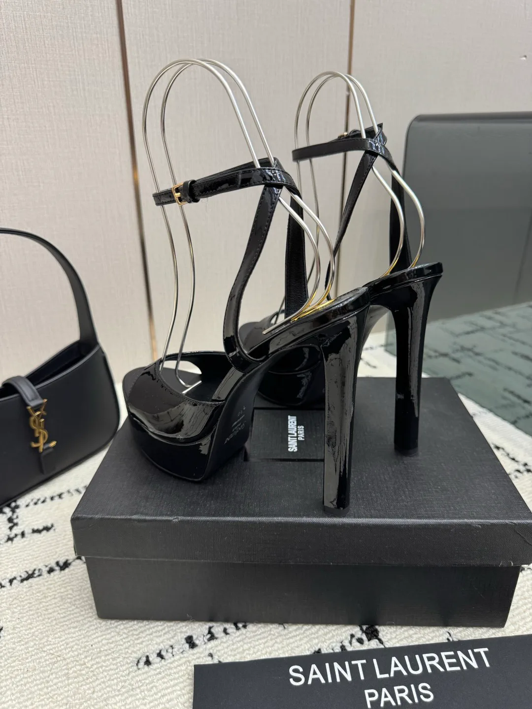 Босоножки Женские Saint Laurent 18049024