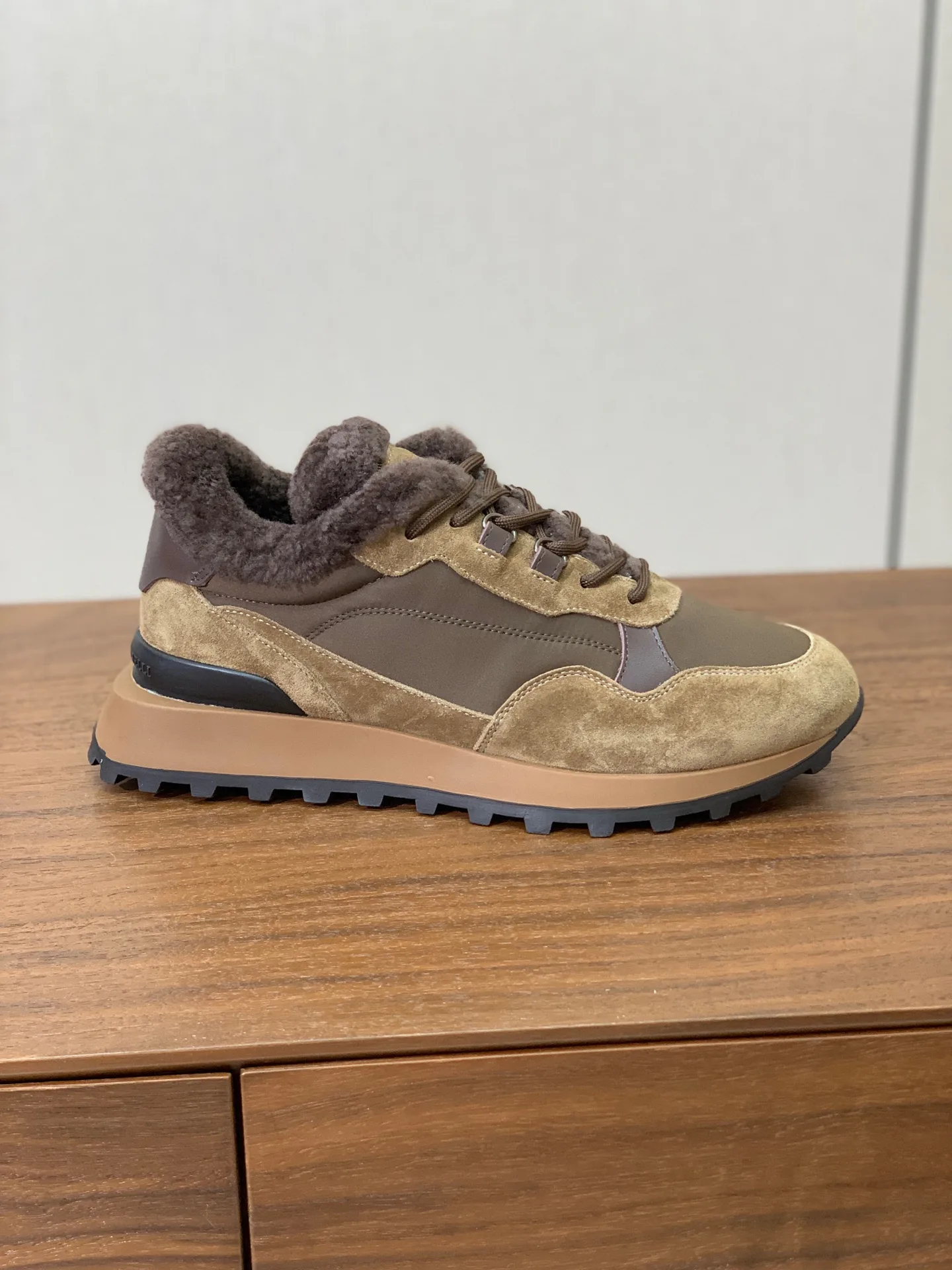 Кроссовки Женские Brunello Cucinelli 19766256