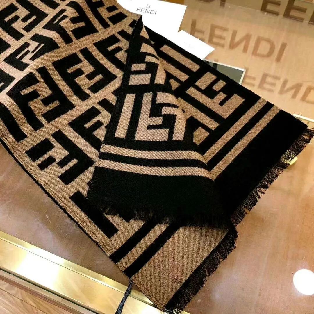 Шарфы Fendi 438411