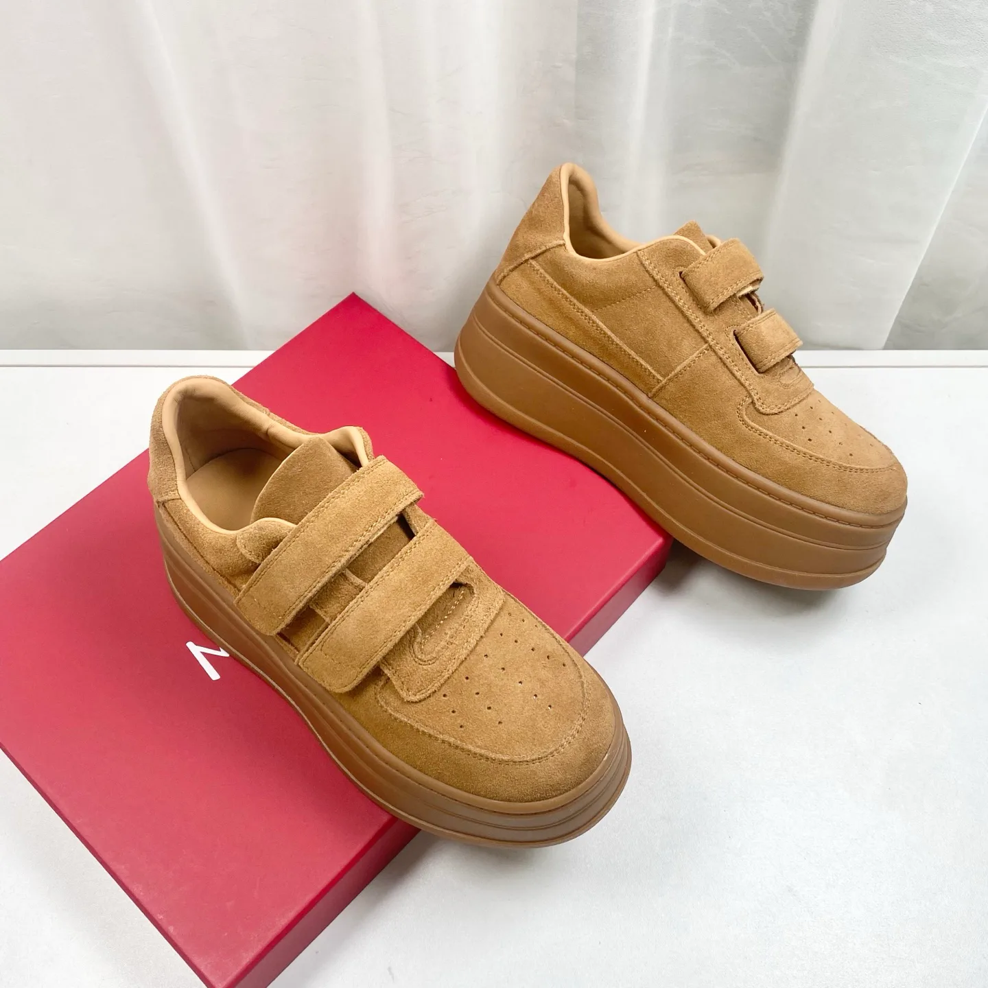 Кеды Женские Gucci 230325