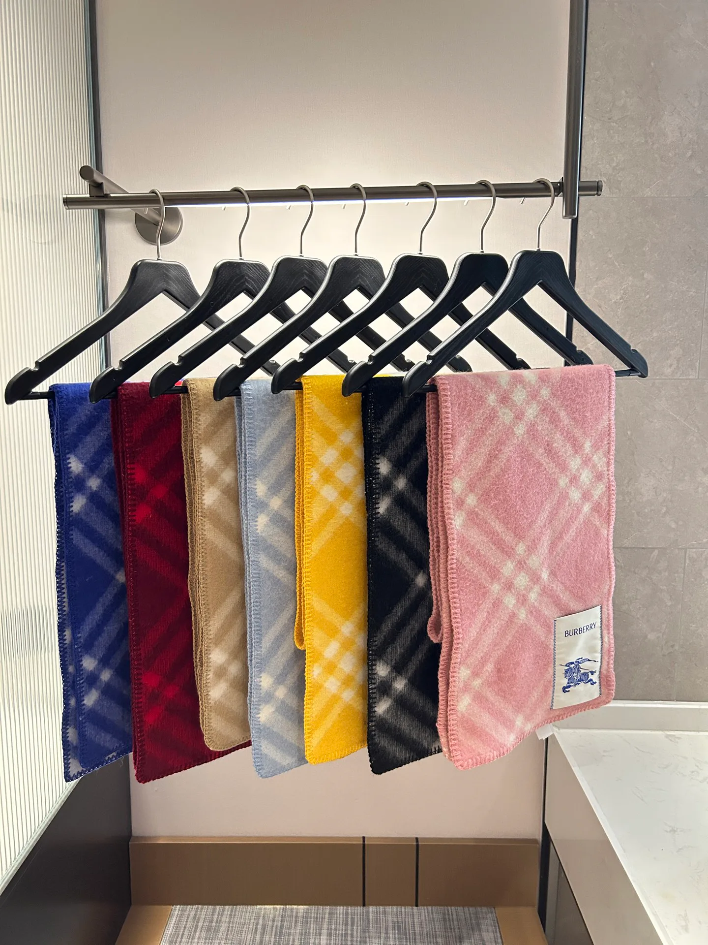 Шарфы Burberry 257035