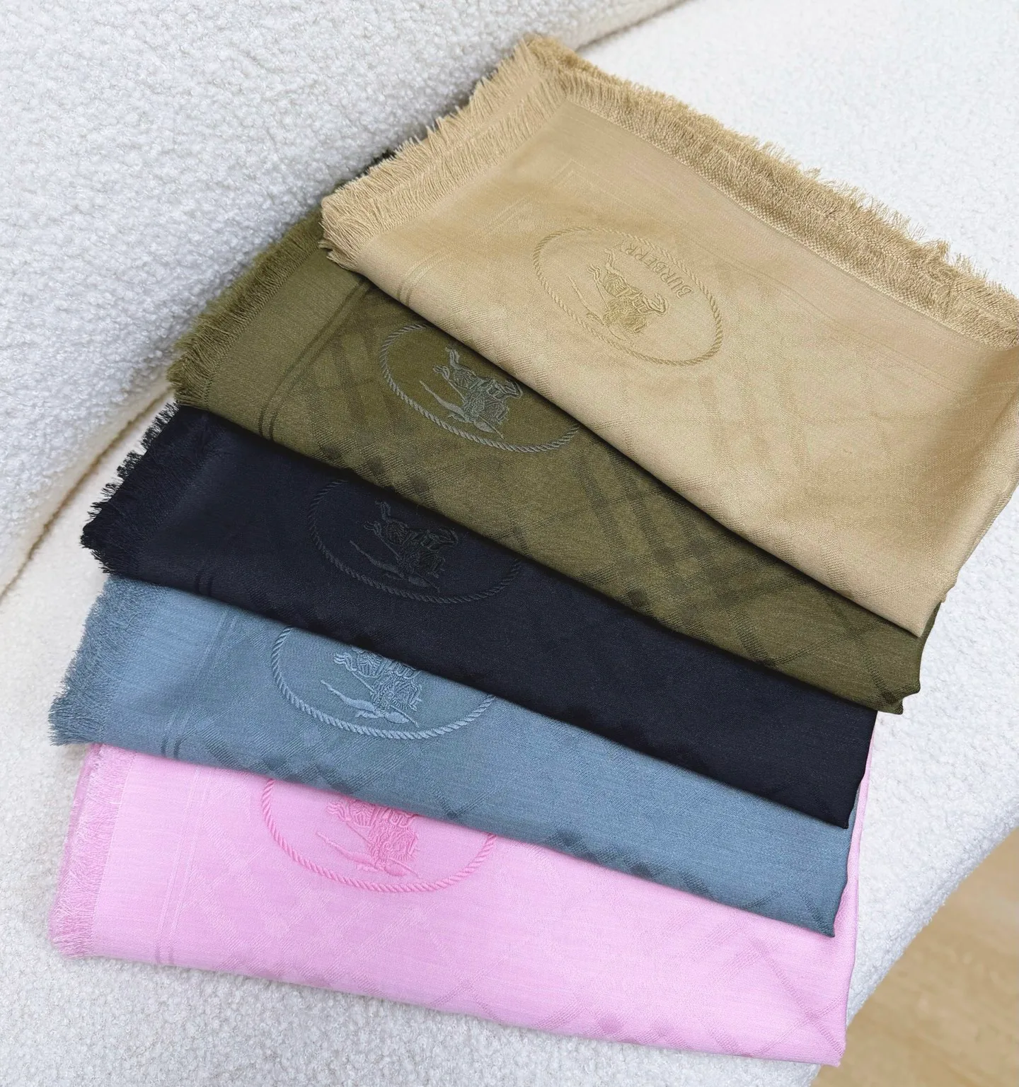 Шарфы Burberry 18003263