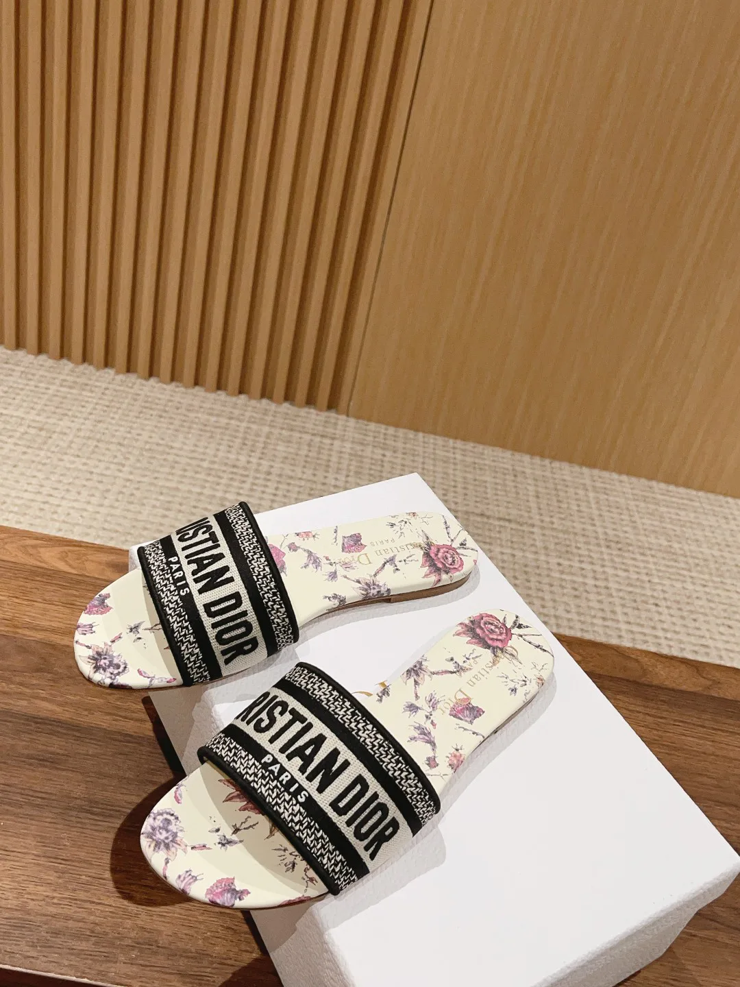 Шлепанцы Женские Christian Dior 11600050