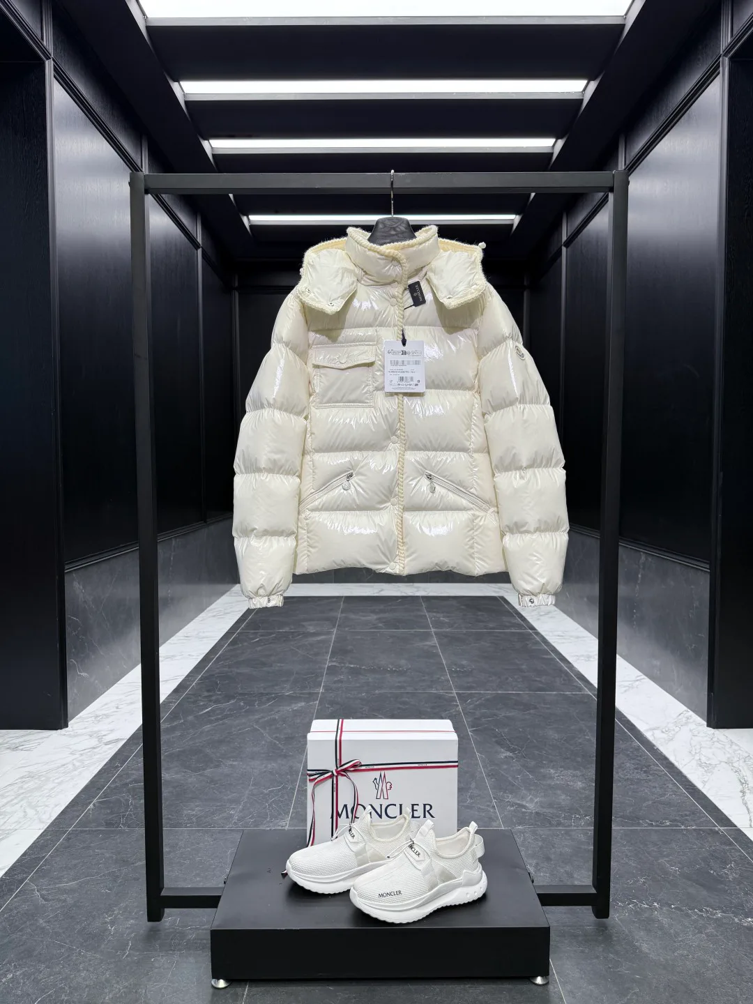 Куртки И Пуховики Женские Moncler 18741290