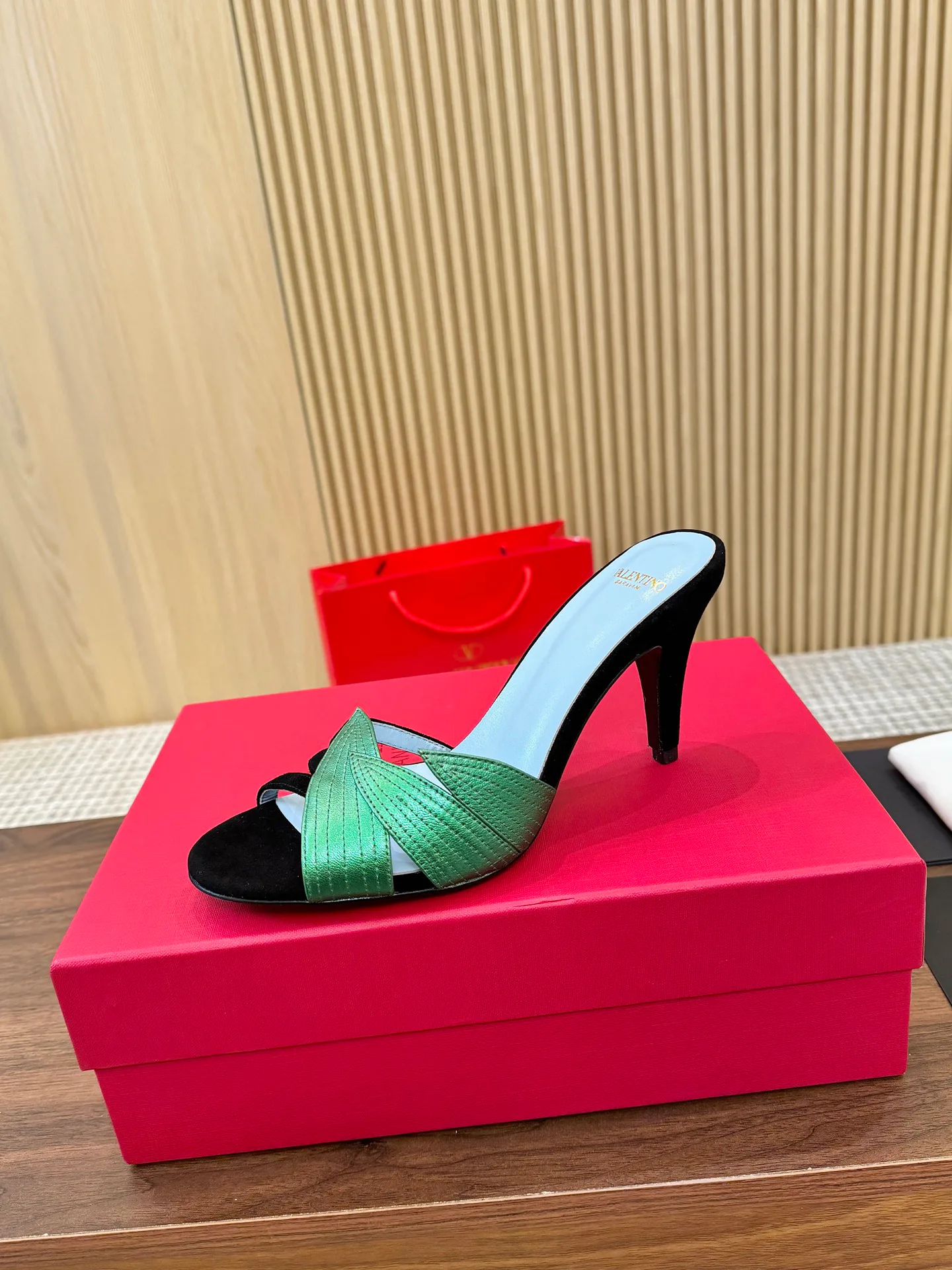 Босоножки Женские Valentino 1856052