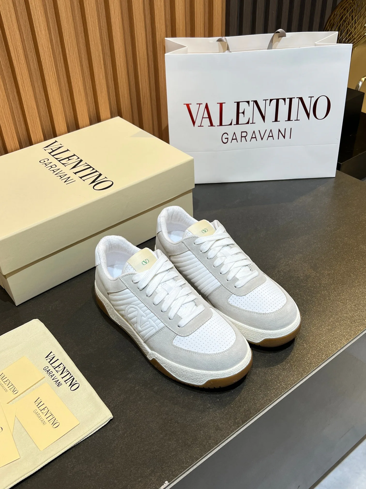 Кроссовки Женские Valentino 11679383