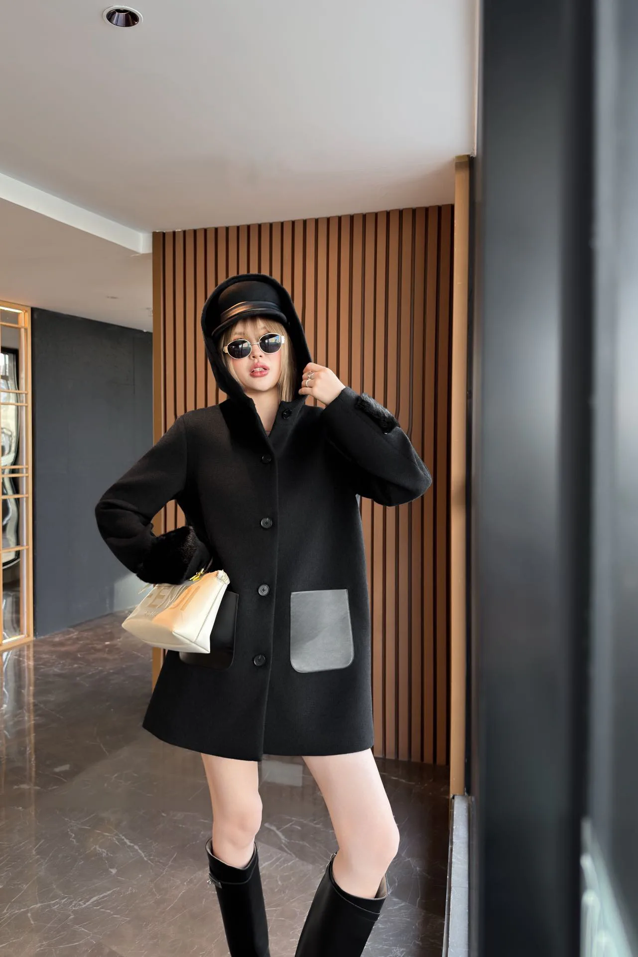 Куртки И Пуховики Женские Fendi 598232