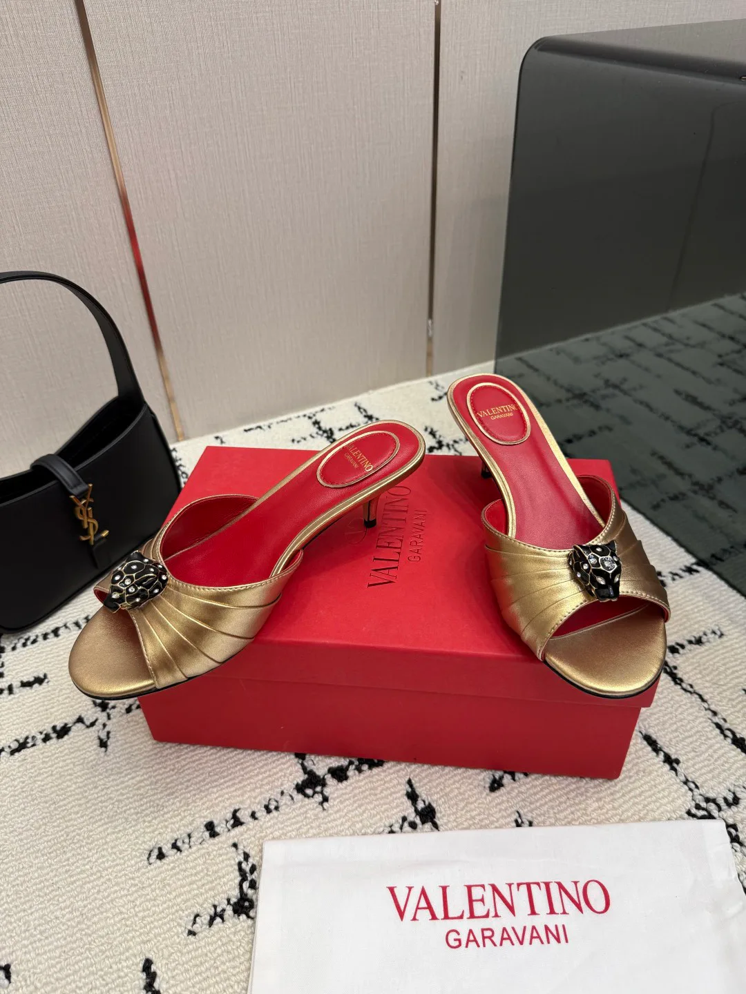Босоножки Женские Valentino 18049039