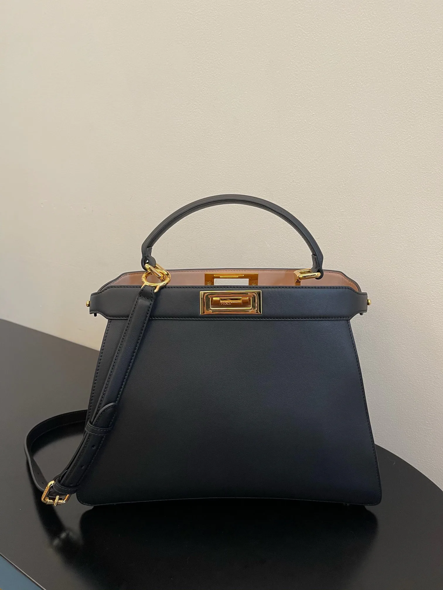 Классические Сумки Женские Fendi 13234518