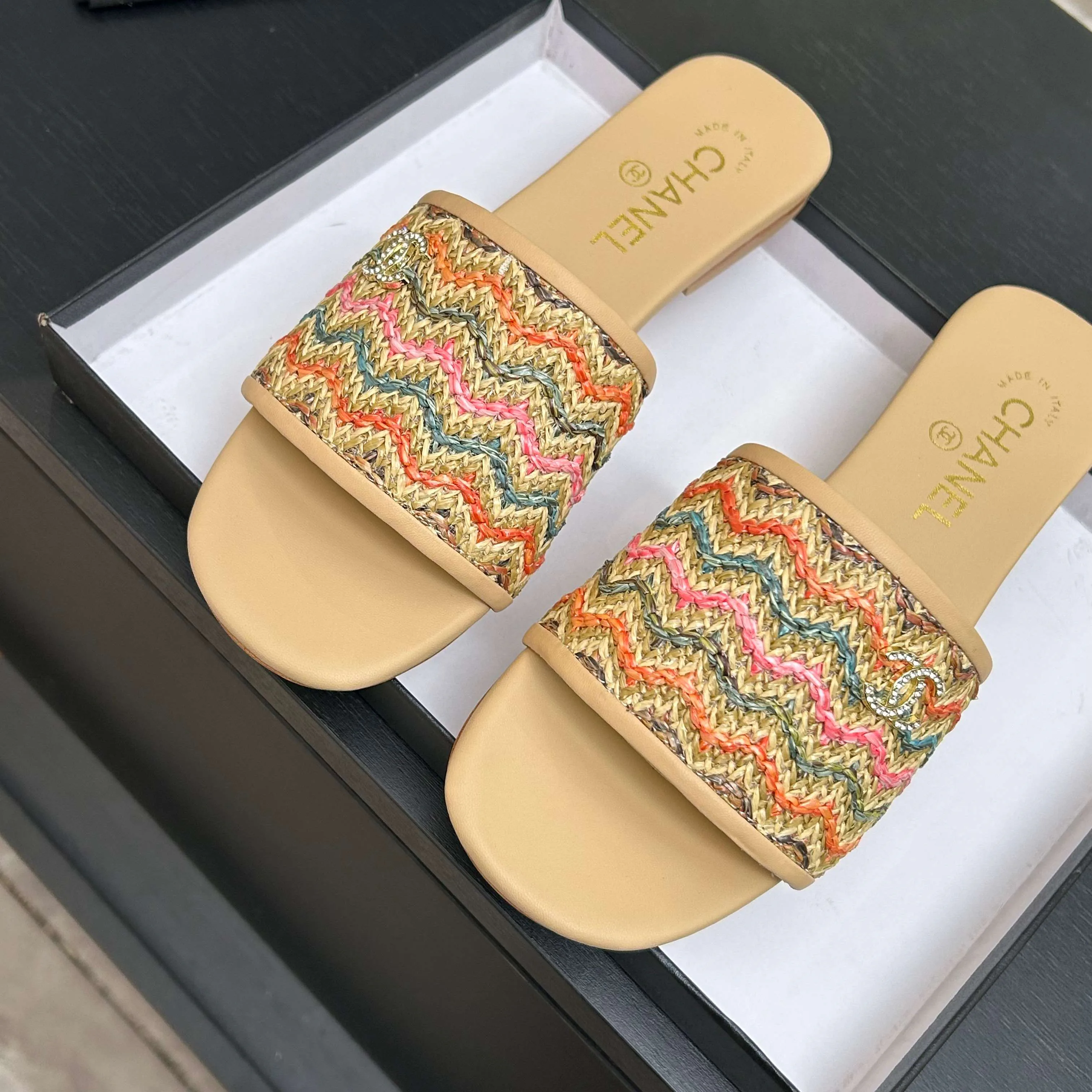 Шлепанцы Женские Chanel 10611365