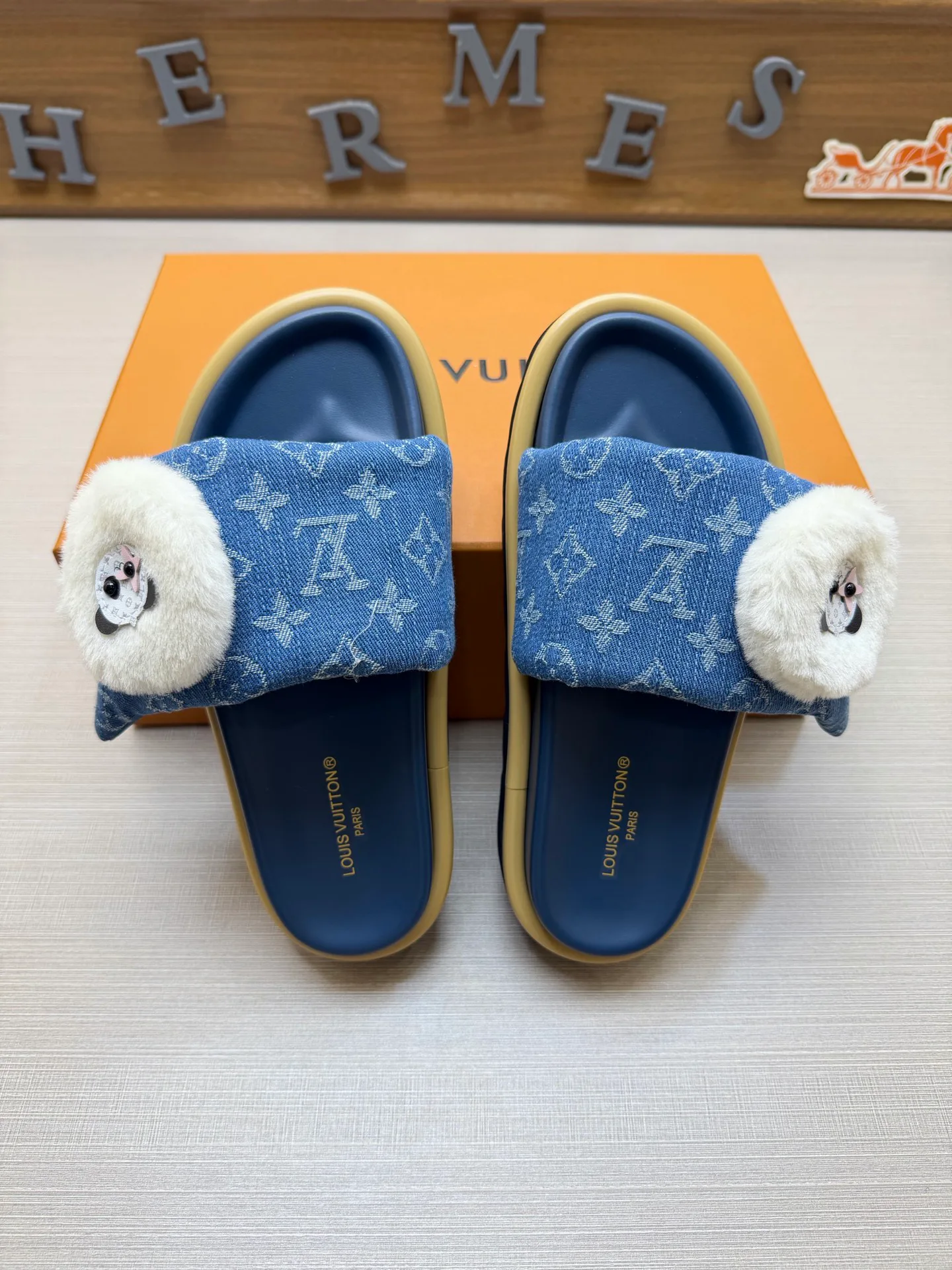 Шлепанцы Женские Louis Vuitton 18011820