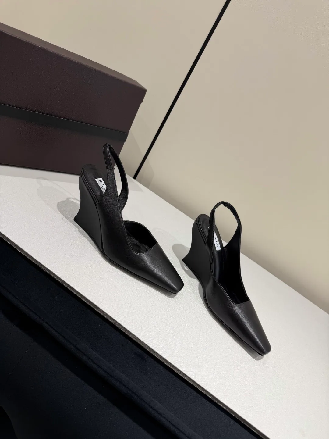 Босоножки Женские Alaia 13142170